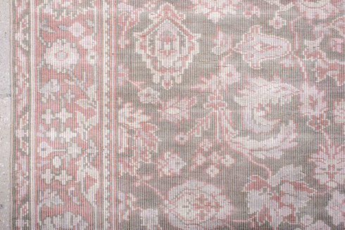 Antique Sivas Area Rug (6' x 9')