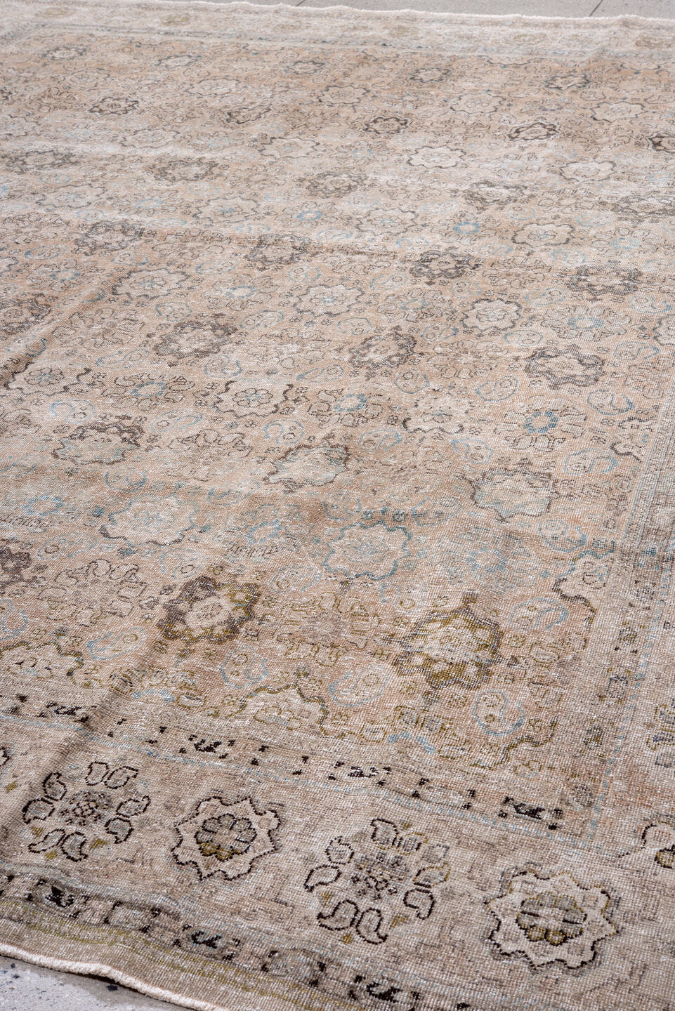 9' x 12' one-of-a-kind handmade vintage Mahal large size rug. Color palette: ivory, blush, taupe, pale blue, beige, charcoal