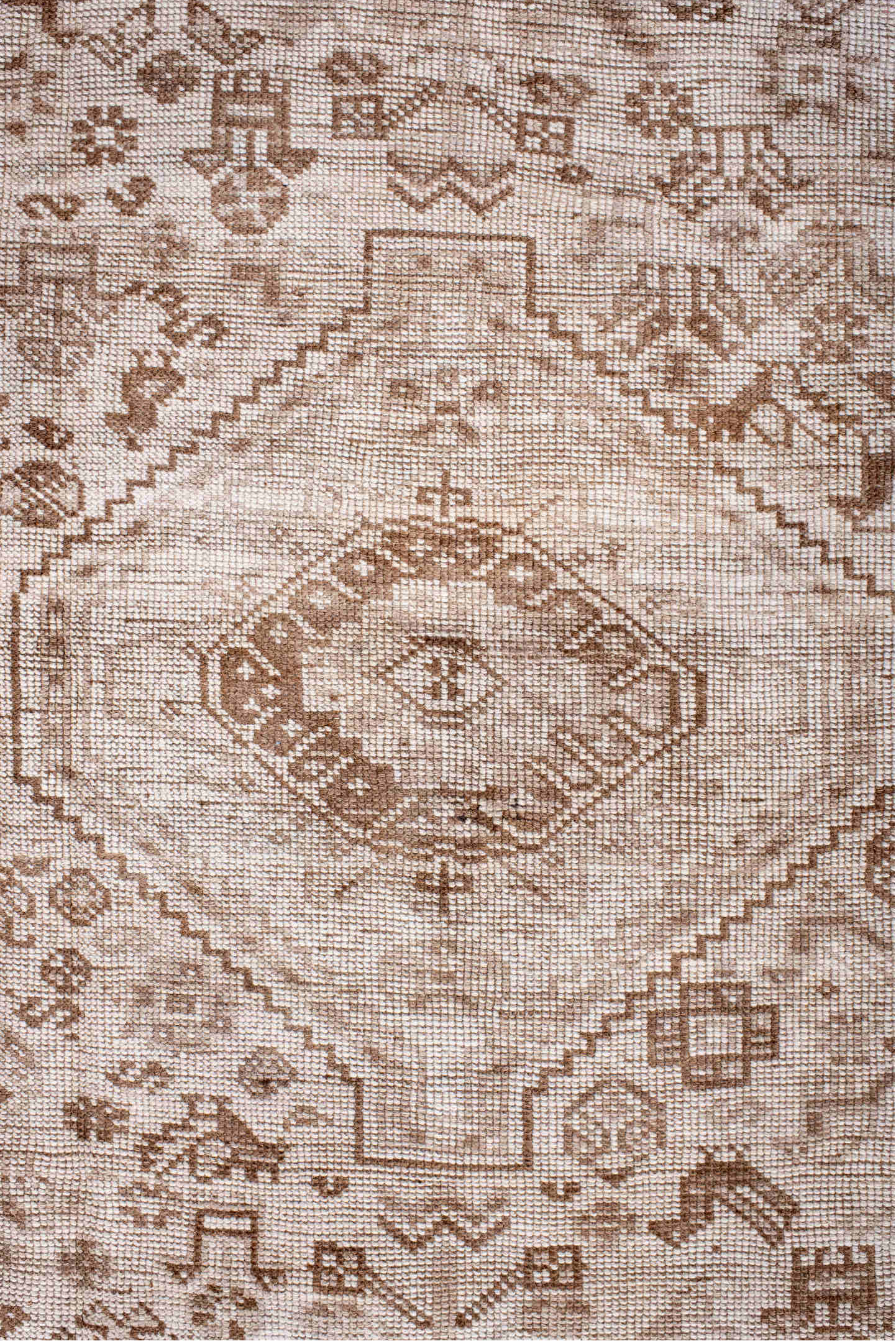 6' x 9' one-of-a-kind handmade antique Shiraz medium size rug. Color palette: ivory, taupe, camel, sand, light brown, beige