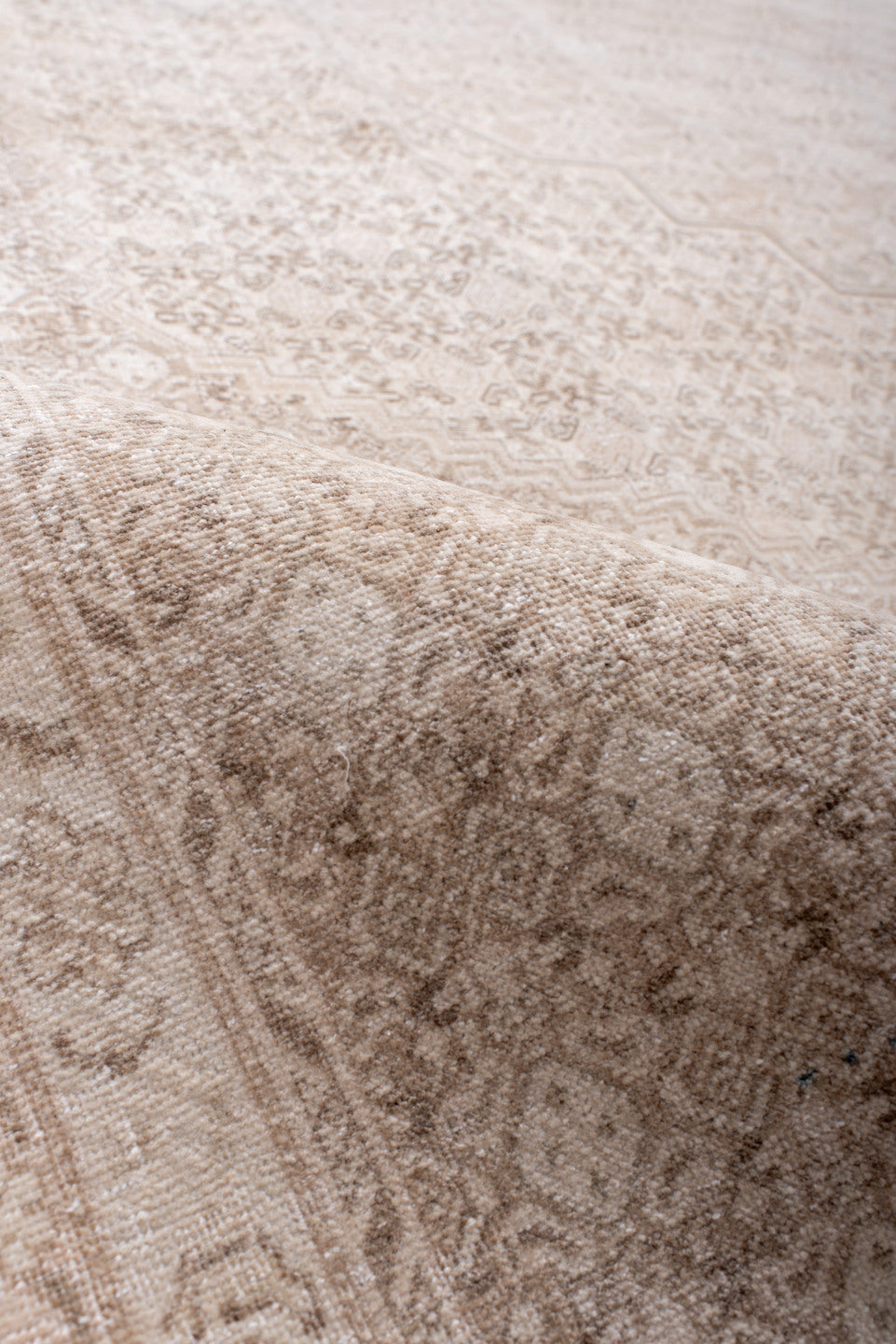 8' x 11' one-of-a-kind handmade vintage Bidjar large size rug. Color palette: pink, off-white, gray, light gray, misty rose