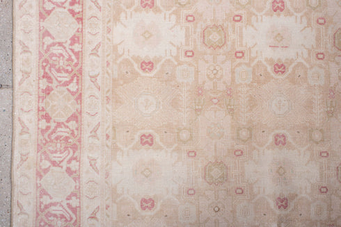 Antique Sivas Area Rug (6' x 9')