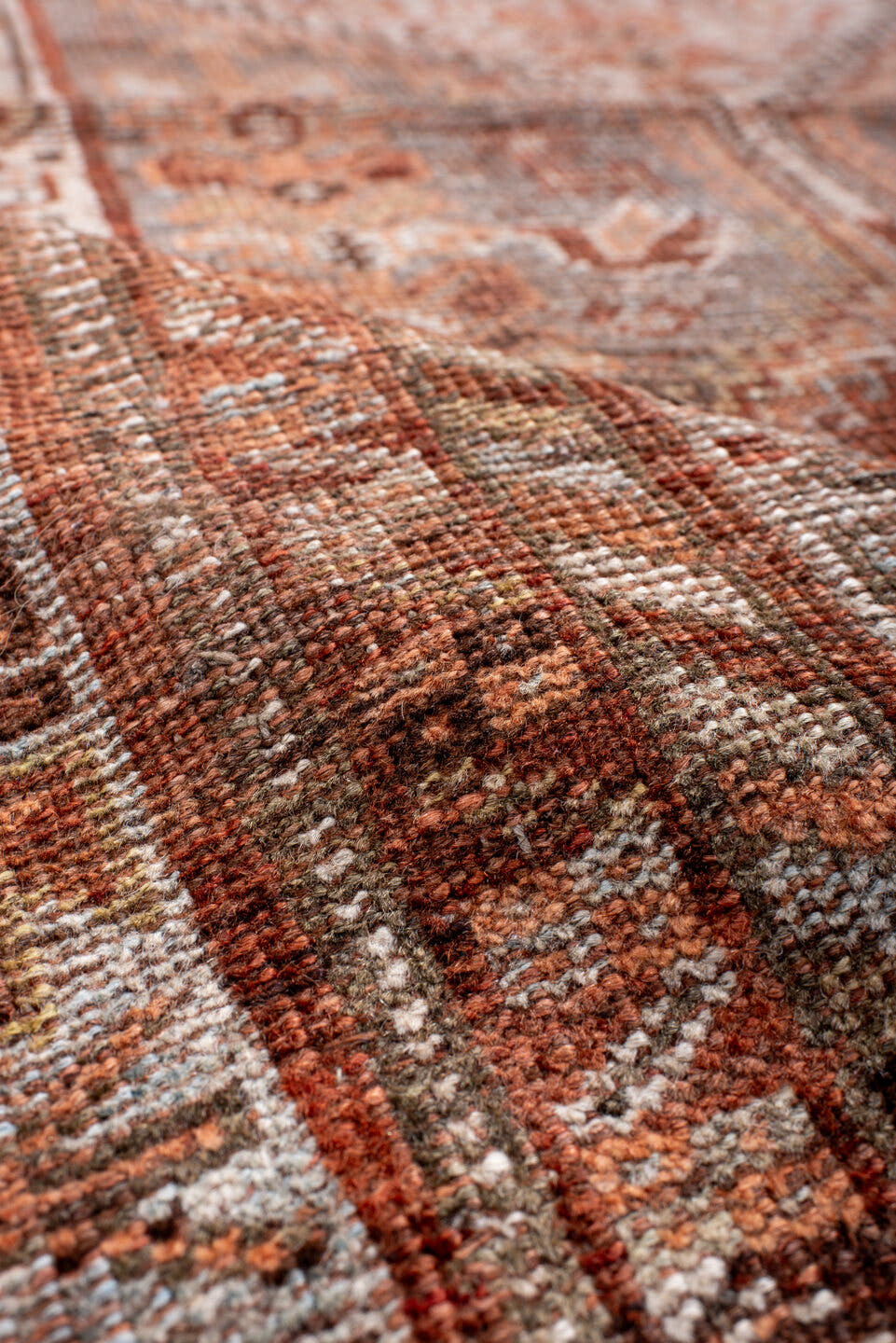 6' x 9' one-of-a-kind handmade antique Shiraz medium size rug. Color palette: rose, rust, terra cotta, ivory, taupe, brown