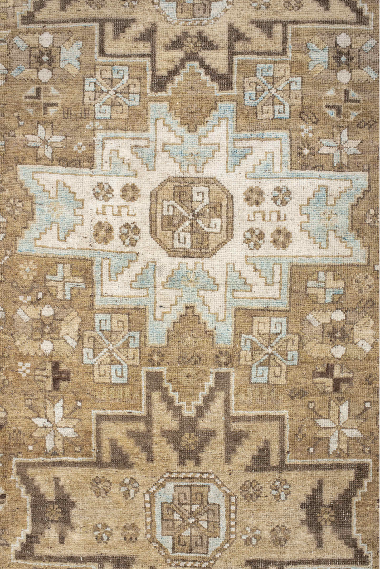3' x 5' one-of-a-kind handmade vintage Shirvan small size rug. Color palette: antiquewhite, bisque, brown, floral white