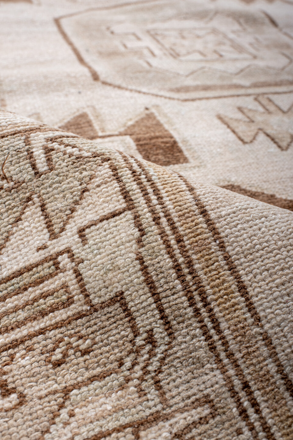 4' x 7' one-of-a-kind handmade vintage Hamadan rug. Color palette: antiquewhite, blanched almond, brown, gray, light gray