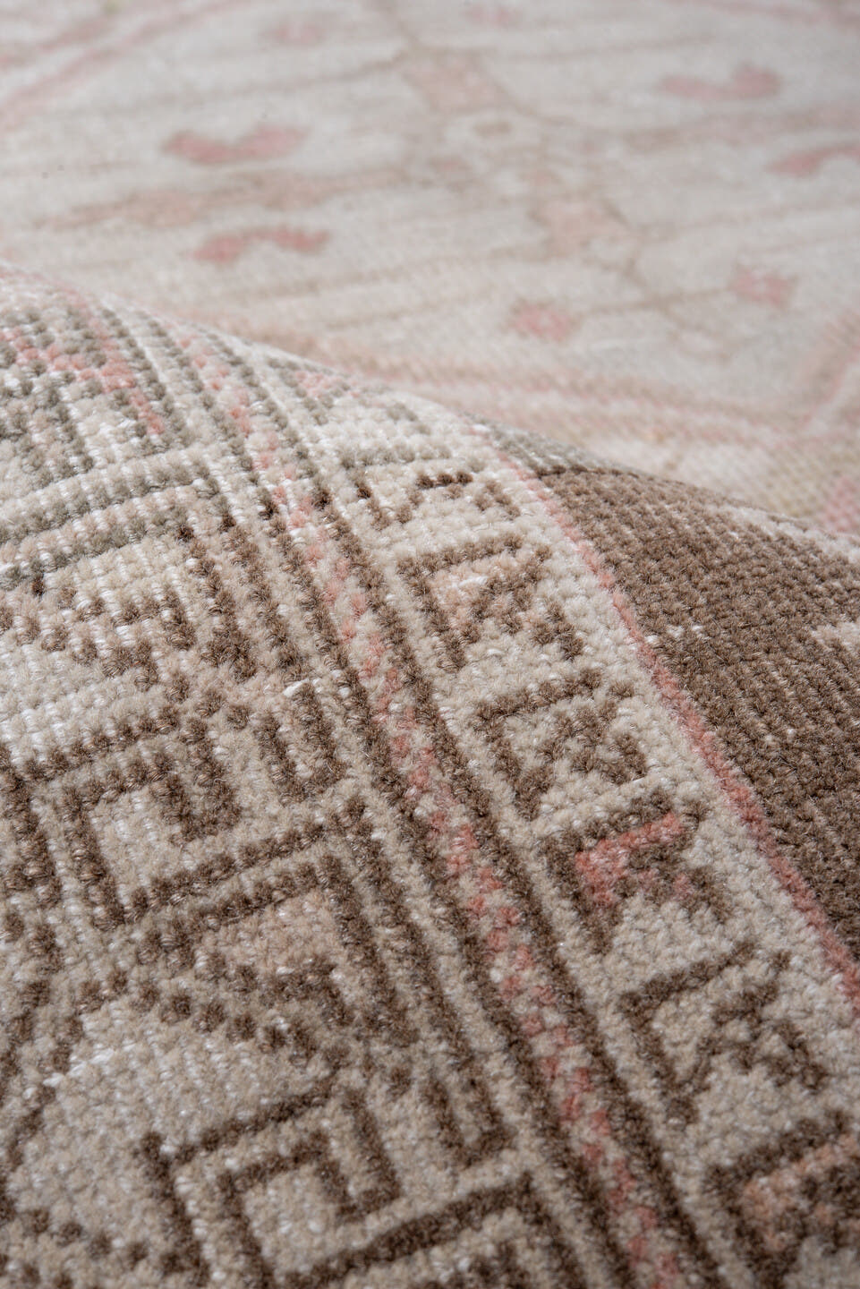 4' x 7' one-of-a-kind handmade vintage Sarab rug. Color palette: taupe, ivory, blush, brown, rose, cream, beige, gray, pink