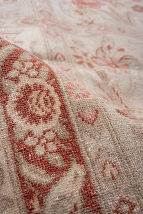 Vintage Tabriz Area Rug (7' x 10')