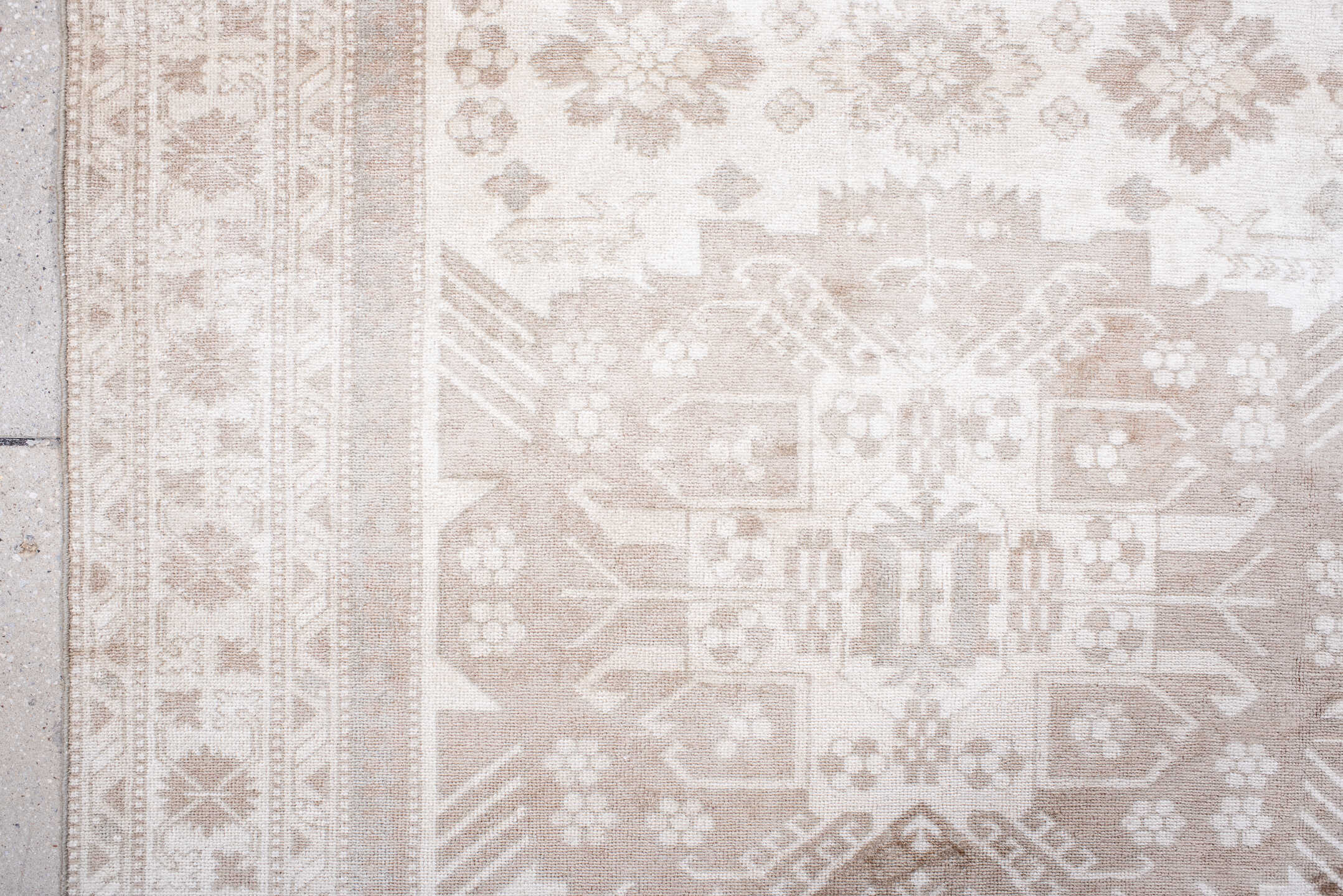 4' x 5' one-of-a-kind handmade antique Sivas small size rug. Color palette: ivory, taupe, beige, sand, camel, gray