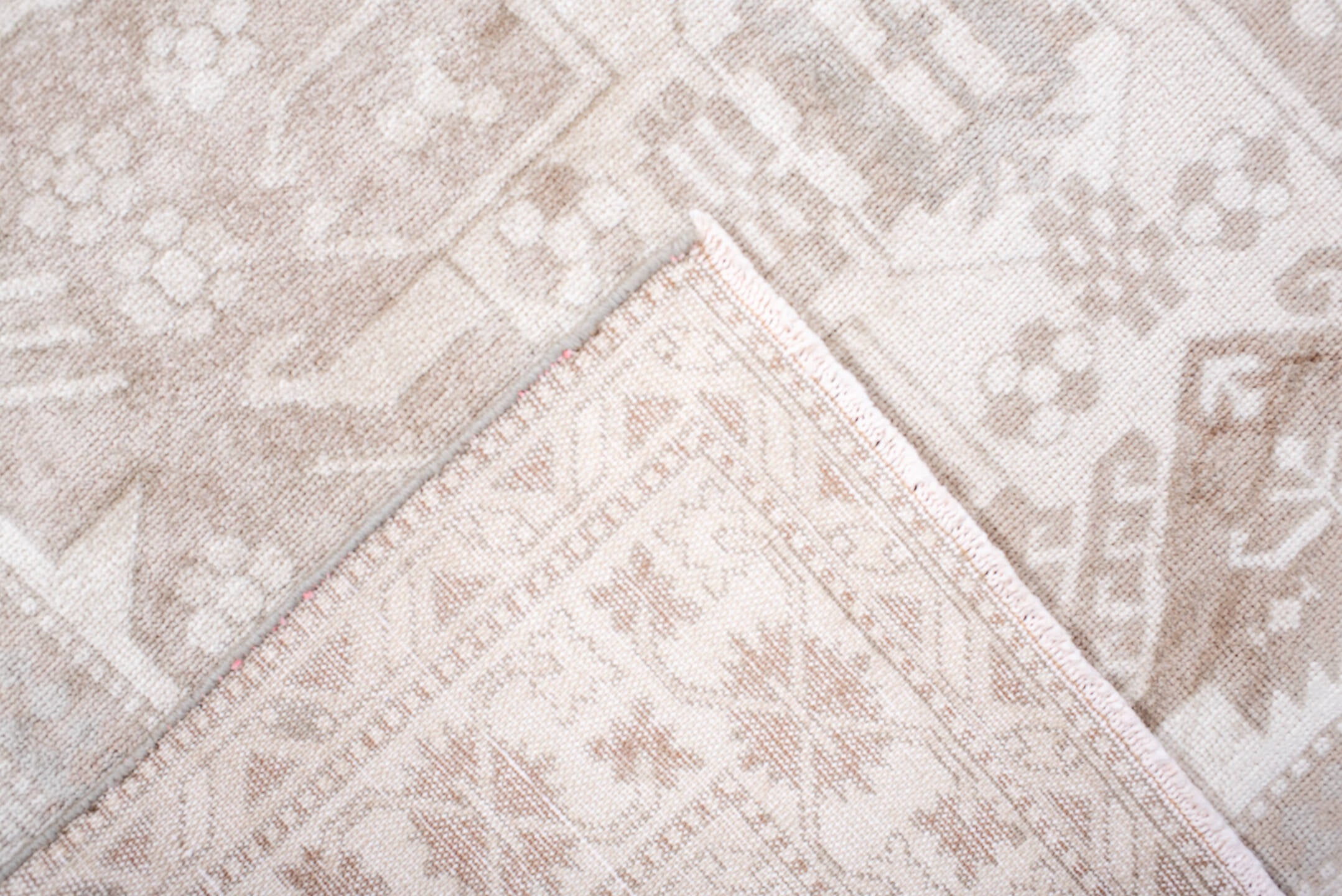 4' x 5' one-of-a-kind handmade antique Sivas small size rug. Color palette: ivory, taupe, beige, sand, camel, gray