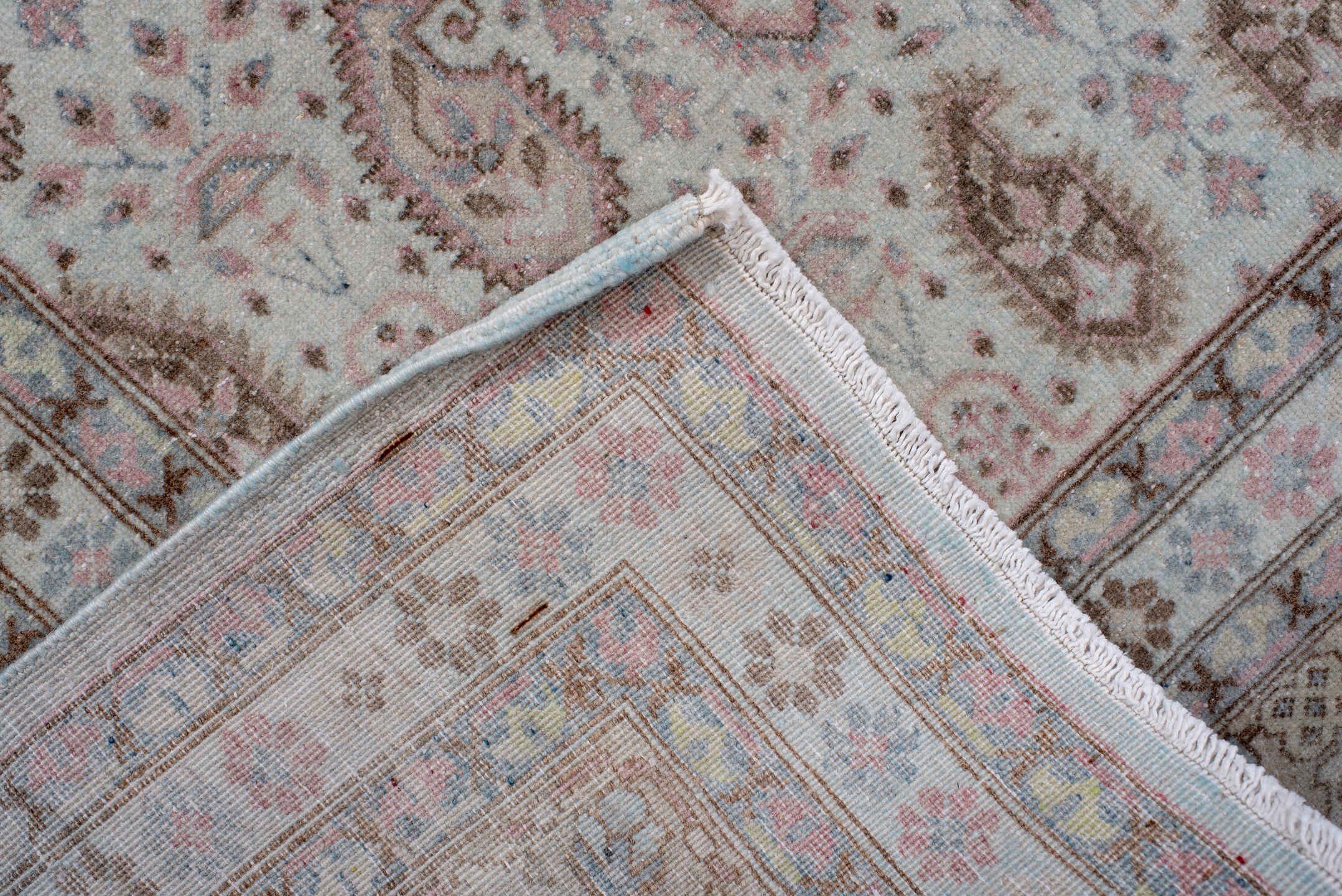 6' x 9' one-of-a-kind handmade antique Sivas medium size rug. Color palette: ivory, blush, taupe, beige, dusty rose, brown