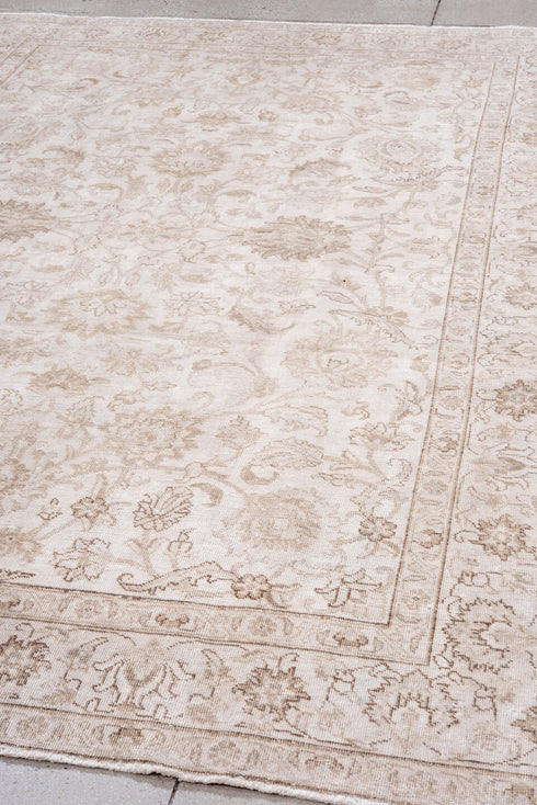 Vintage Tabriz Area Rug (6' x 9')