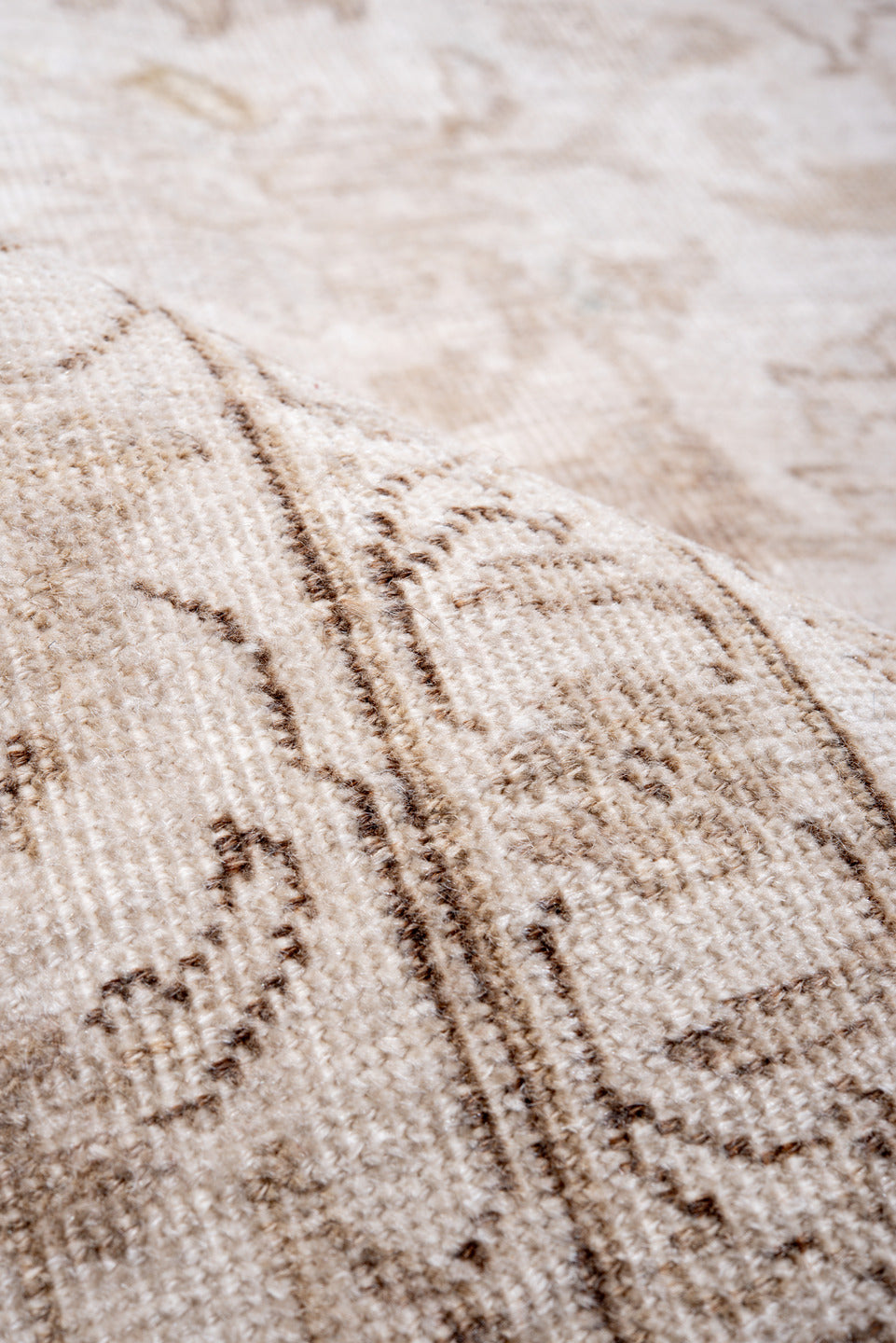 6' x 9' one-of-a-kind handmade vintage Tabriz medium size rug. Color palette: brown, gainsboro, gray, lavender blush