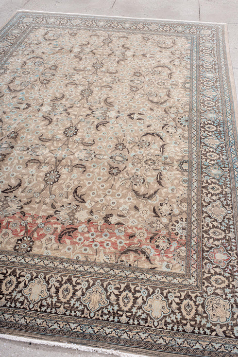 Antique Sivas Area Rug (6' x 10')