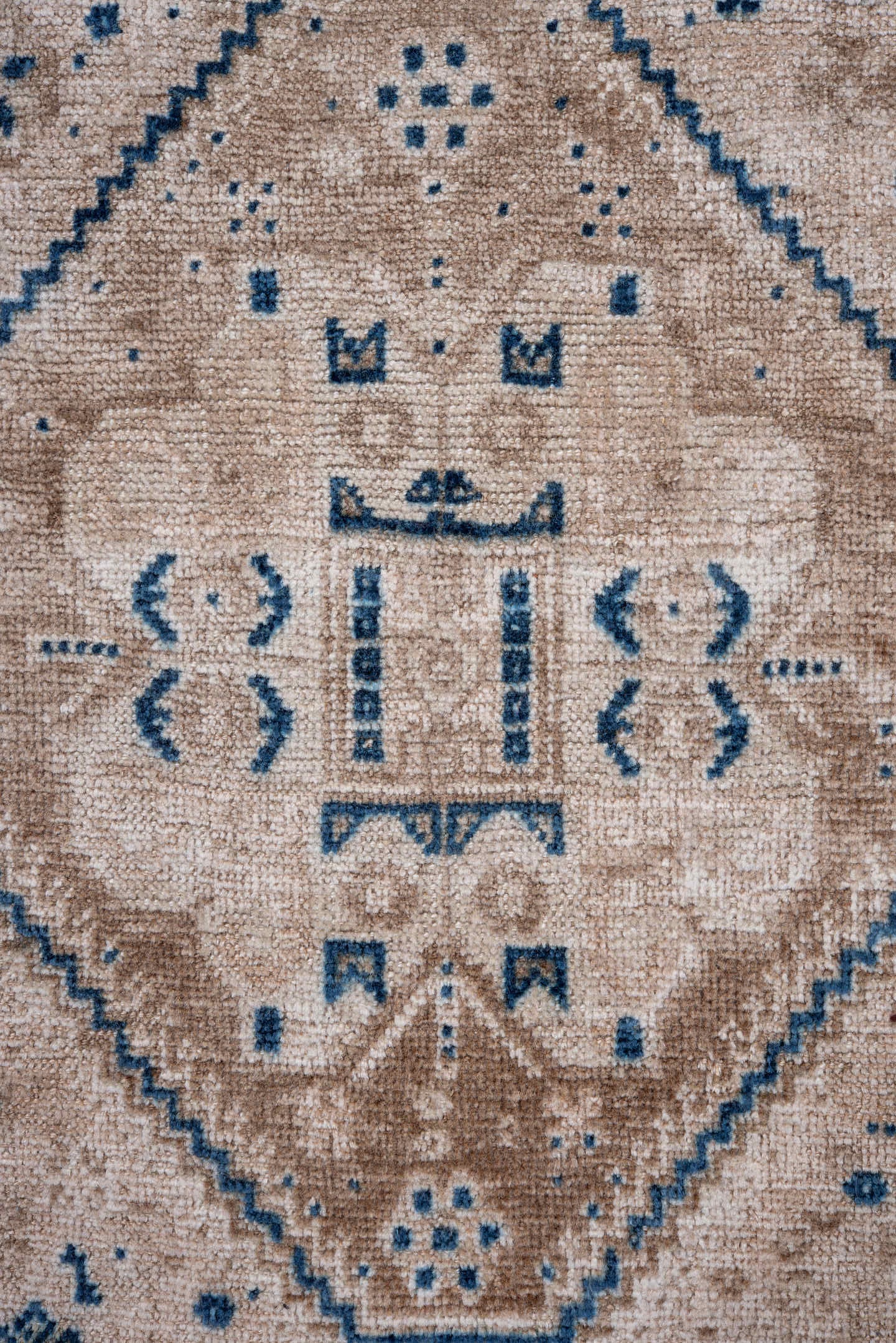 7' x 10' one-of-a-kind handmade vintage Shiraz large size rug. Color palette: ivory, blue, beige, camel, taupe, gray