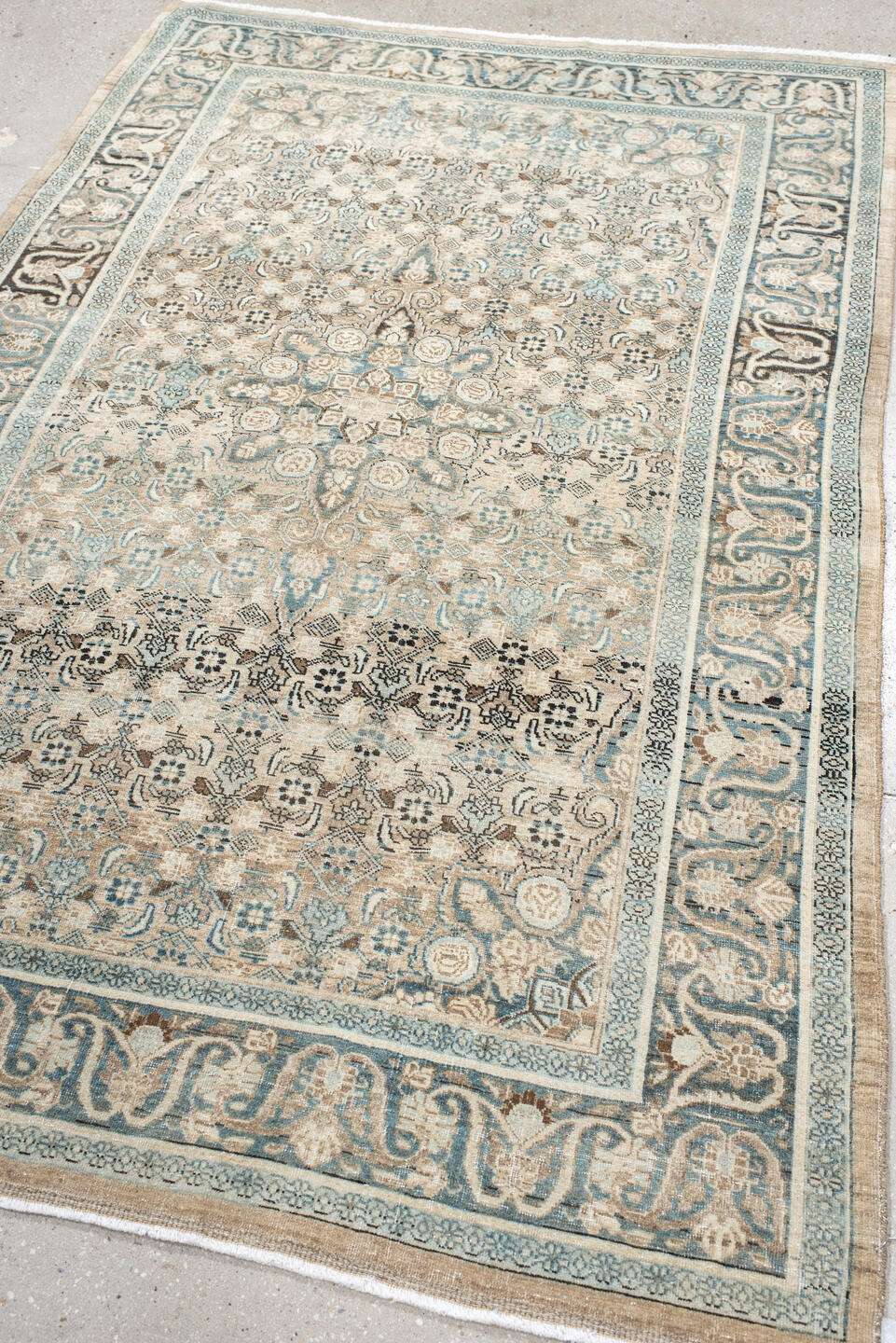 4' x 7' one-of-a-kind handmade vintage Bidjar rug. Color palette: gray, off-white, black, light gray, dim gray, linen