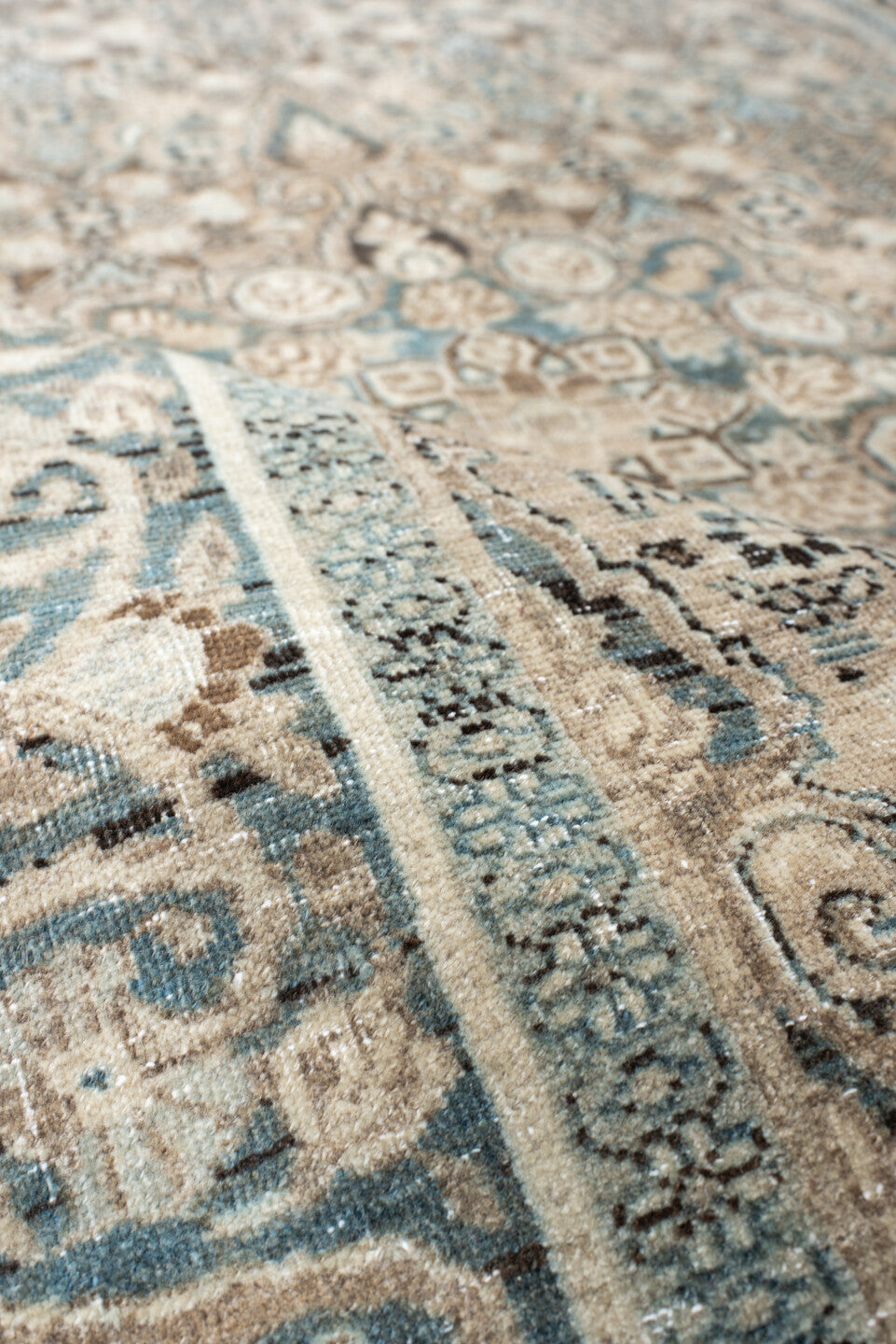 4' x 7' one-of-a-kind handmade vintage Bidjar rug. Color palette: gray, off-white, black, light gray, dim gray, linen