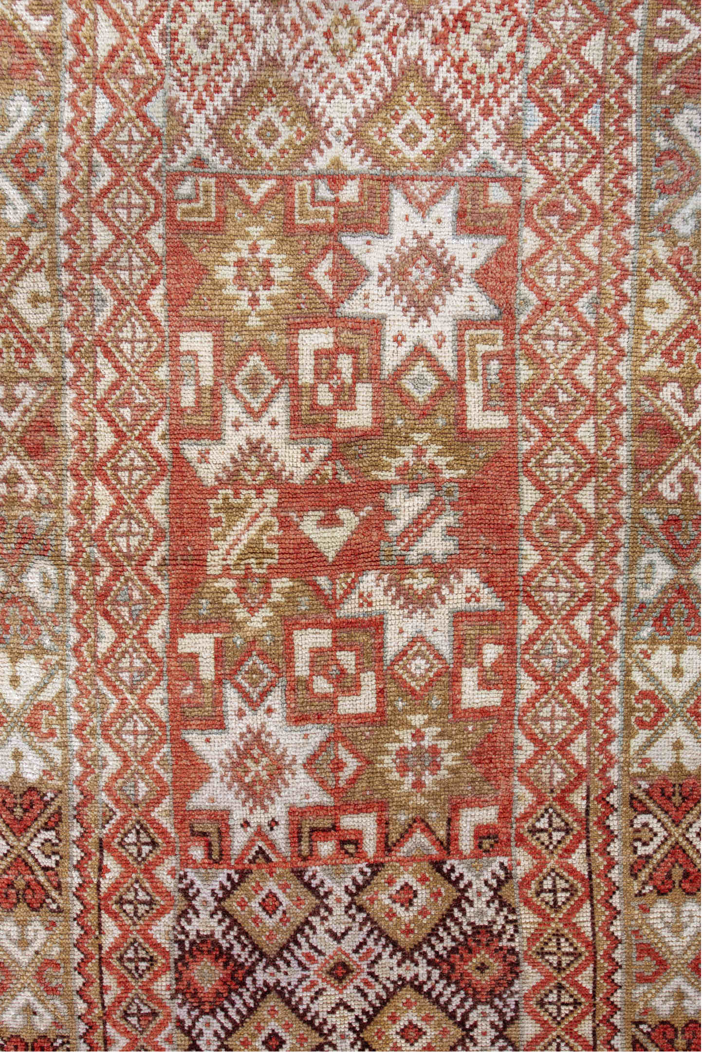 3' x 6' one-of-a-kind handmade vintage Moroccan small size rug. Color palette: antiquewhite, beige, brown, gray, off-white