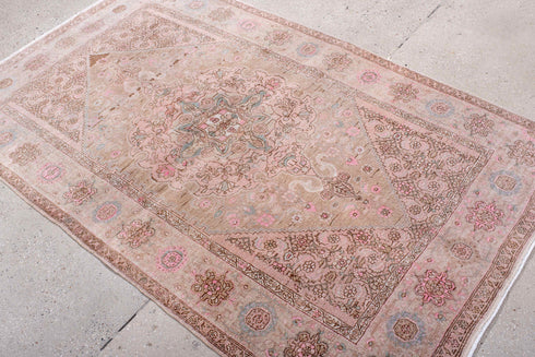 Antique Sarouk Area Rug (4' x 6')