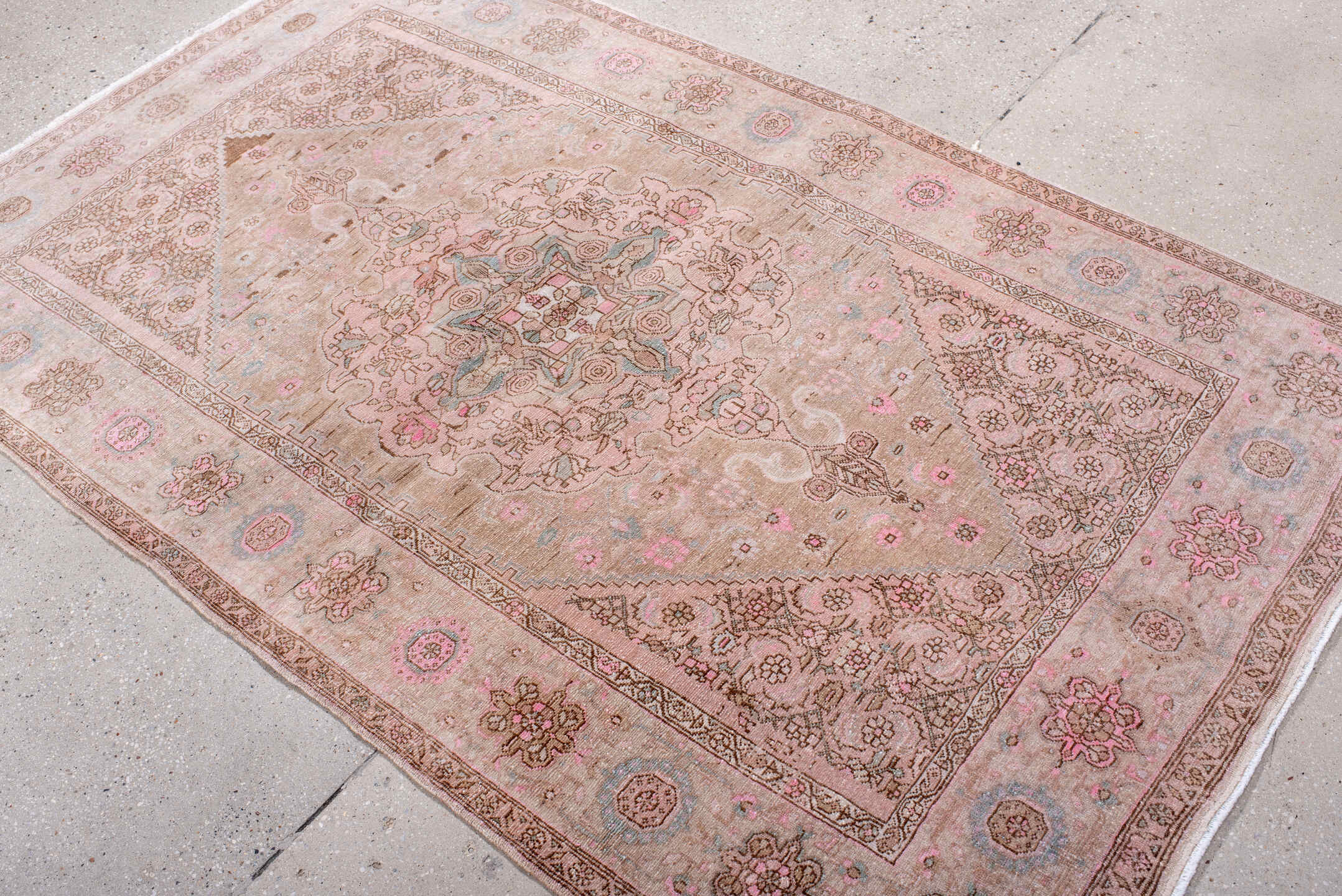 4' x 6' one-of-a-kind handmade antique Sarouk small size rug. Color palette: blush, ivory, taupe, rose, pale blue, brown
