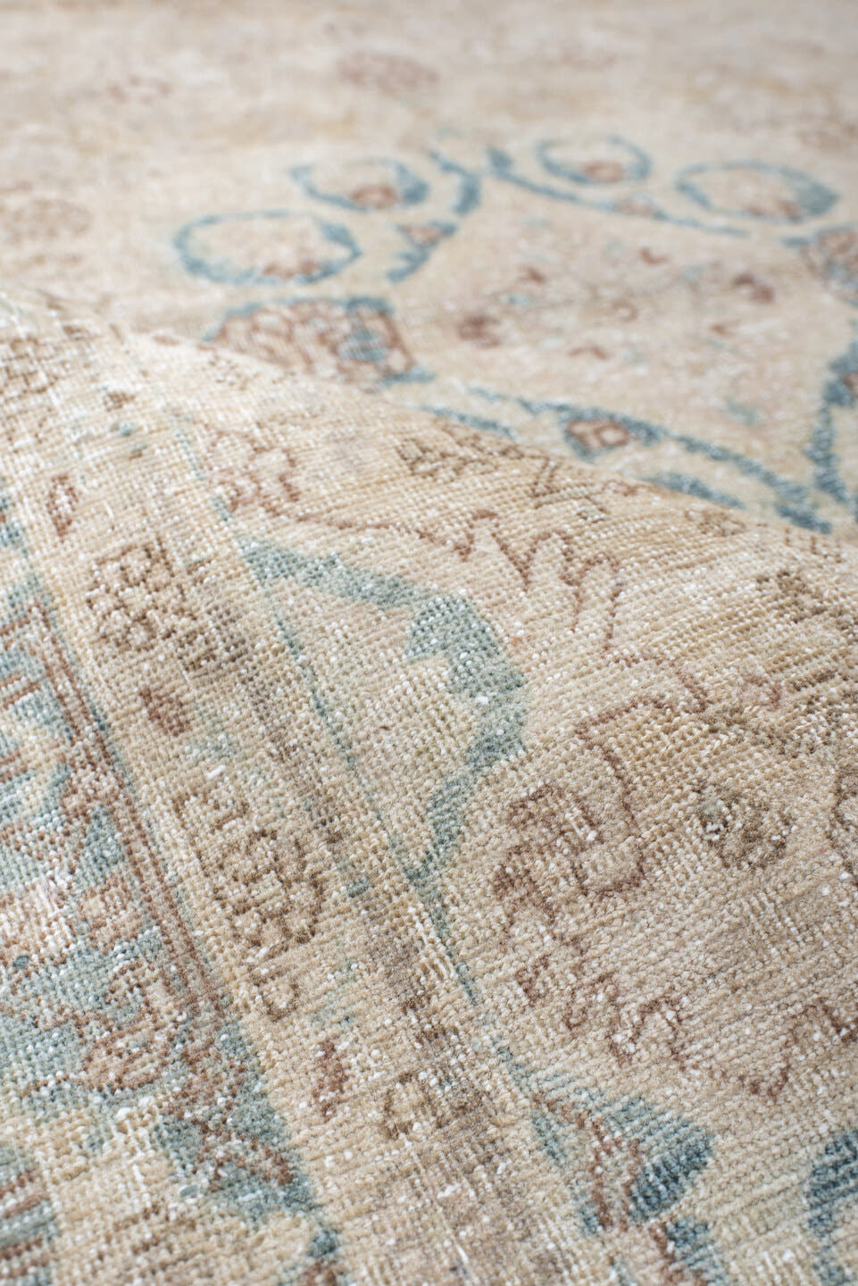 3' x 5' one-of-a-kind handmade antique Bidjar small size rug. Color palette: ivory, beige, sky_blue, taupe, blush, camel