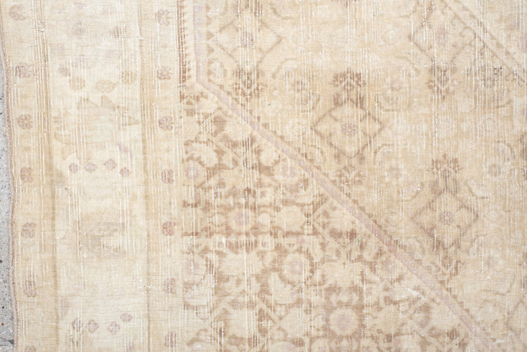 3' x 5' one-of-a-kind handmade vintage Bidjar small size rug. Color palette: ivory, beige, cream, taupe, sand, blush, gray