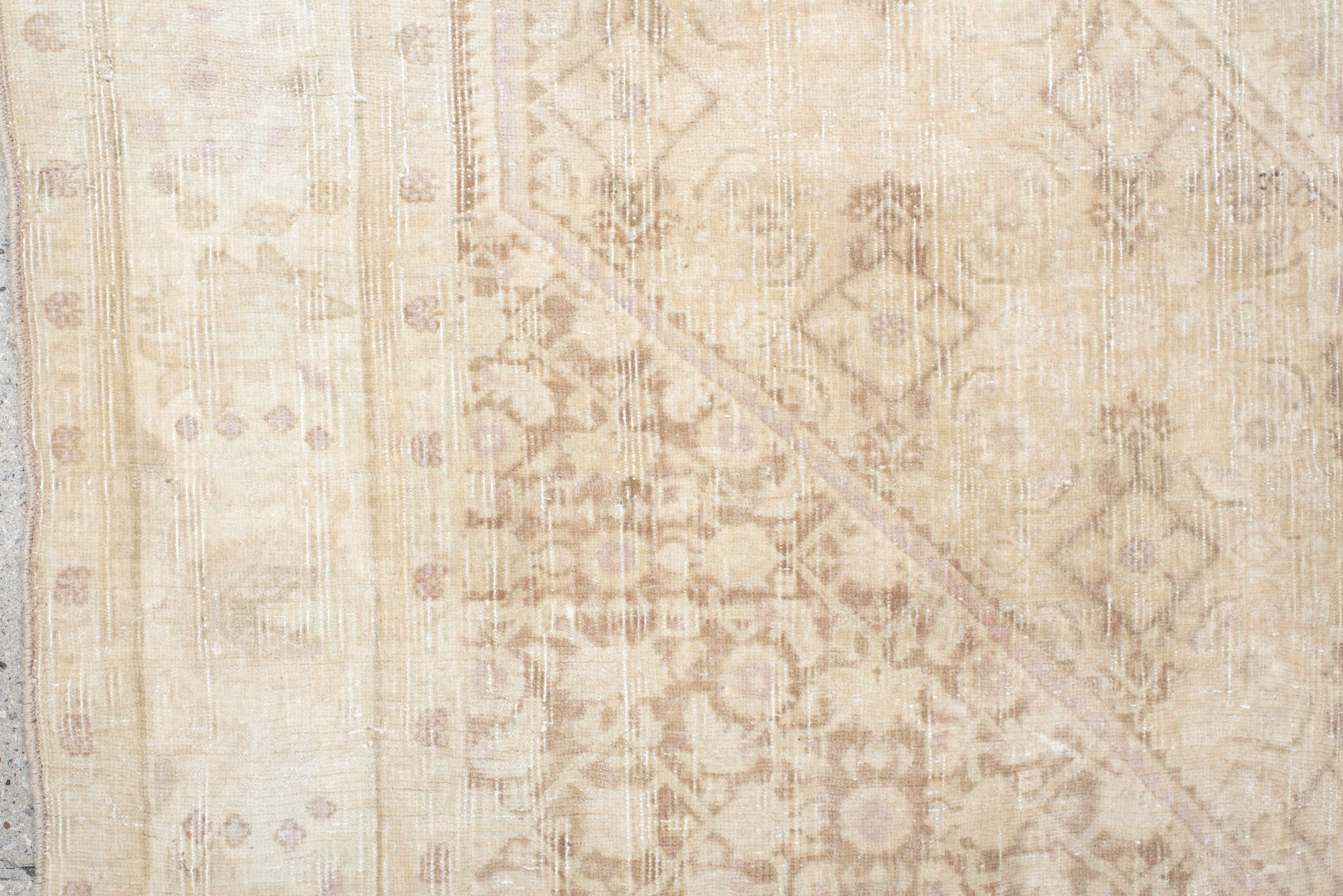 3' x 5' one-of-a-kind handmade vintage Bidjar small size rug. Color palette: ivory, beige, cream, taupe, sand, blush, gray