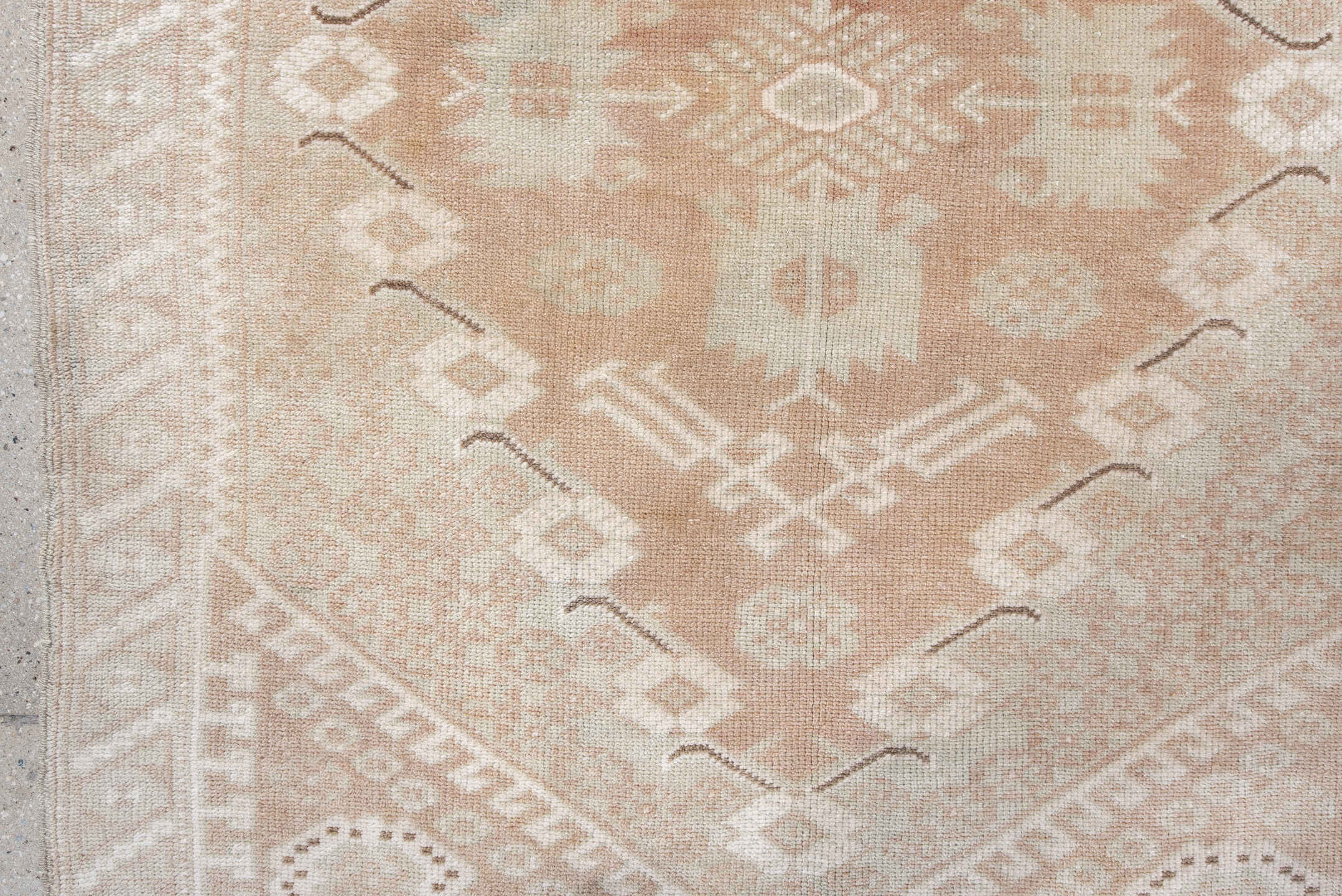 3' x 4' one-of-a-kind handmade antique Oushak small size rug. Color palette: ivory, blush, peach, taupe, camel, brown, pink