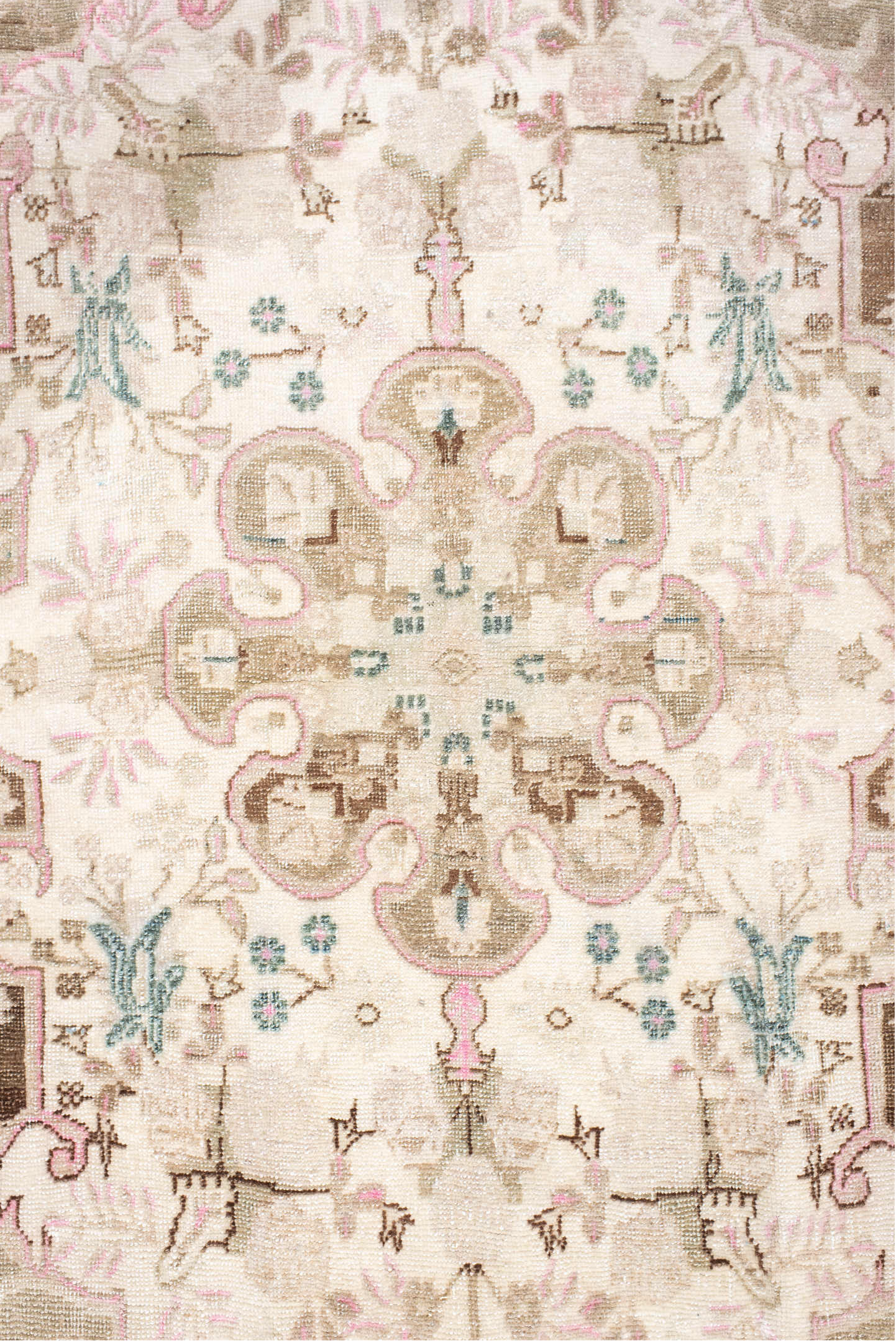 3' x 4' one-of-a-kind handmade vintage Bidjar small size rug. Color palette: antiquewhite, brown, gray, light gray, linen