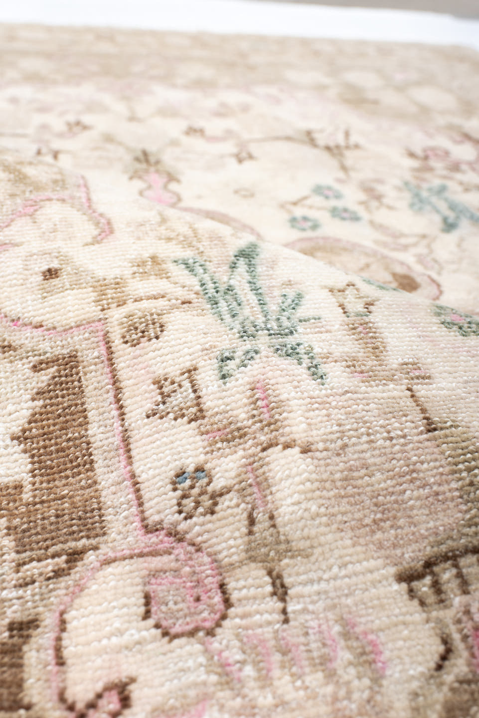 3' x 4' one-of-a-kind handmade antique Bidjar small size rug. Color palette: ivory, taupe, brown, blush, aqua, cream, beige