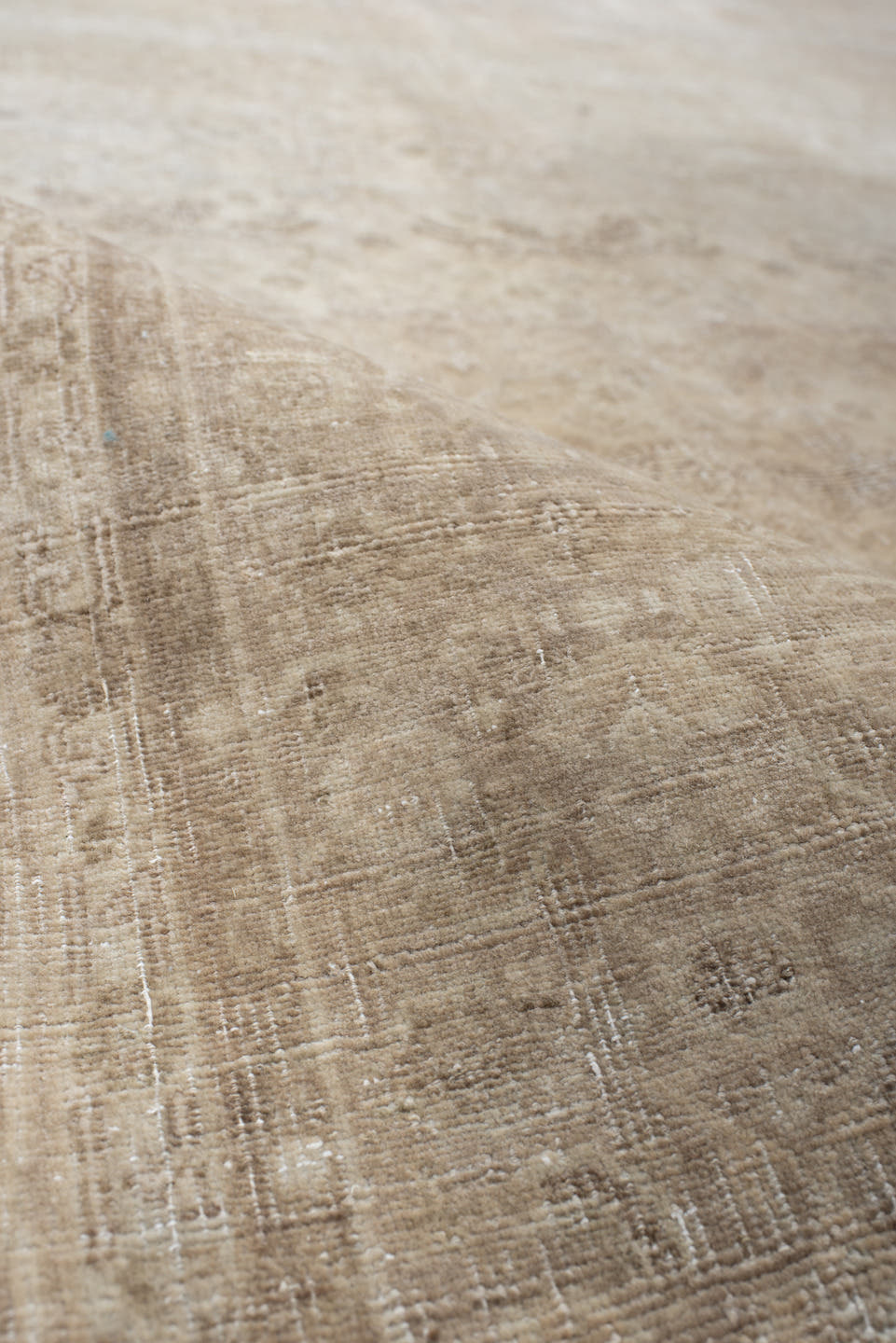 7' x 10' one-of-a-kind handmade antique Bidjar large size rug. Color palette: ivory, beige, taupe, sand, cream, camel