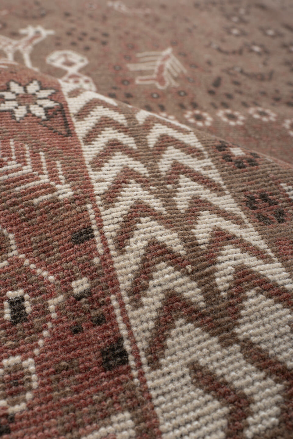 6' x 9' one-of-a-kind handmade vintage Sivas medium size rug. Color palette: terra cotta, ivory, taupe, brown, rose