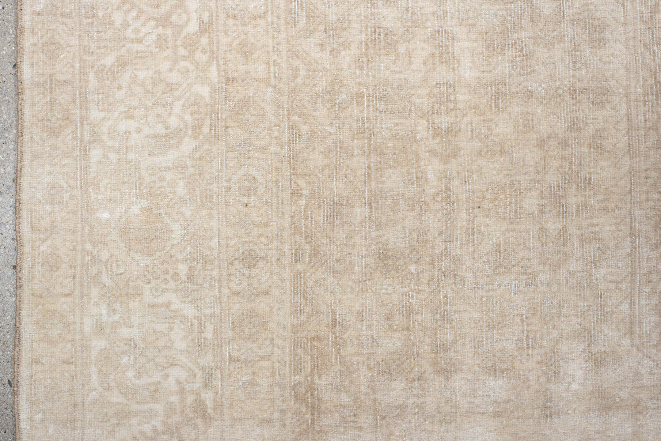 6' x 10' one-of-a-kind handmade vintage Bidjar large size rug. Color palette: antiquewhite, brown, gray, light gray, linen