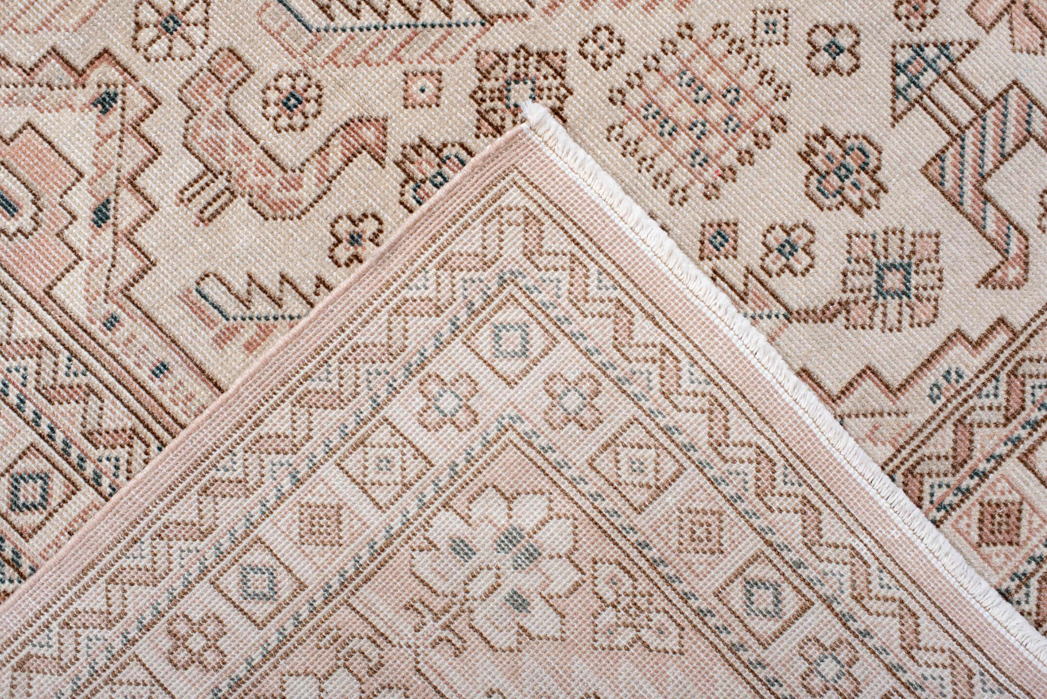 5' x 8' one-of-a-kind handmade antique Sivas medium size rug. Color palette: ivory, blush, taupe, dusty rose, muted blue