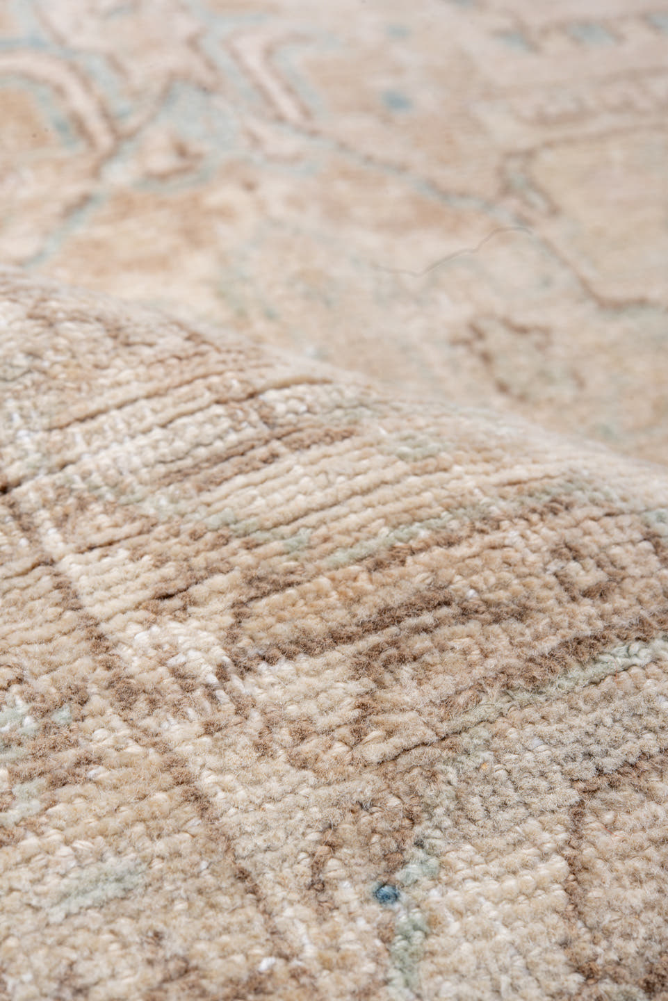 4' x 6' one-of-a-kind handmade antique Sarouk small size rug. Color palette: ivory, beige, tan, sky blue, taupe, camel