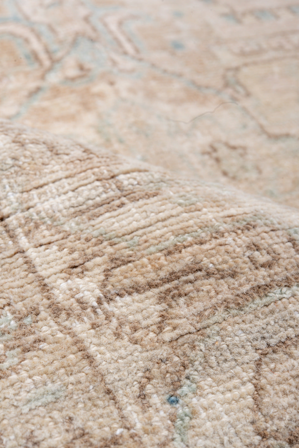 4' x 6' one-of-a-kind handmade antique Sarouk small size rug. Color palette: ivory, beige, tan, sky blue, taupe, camel