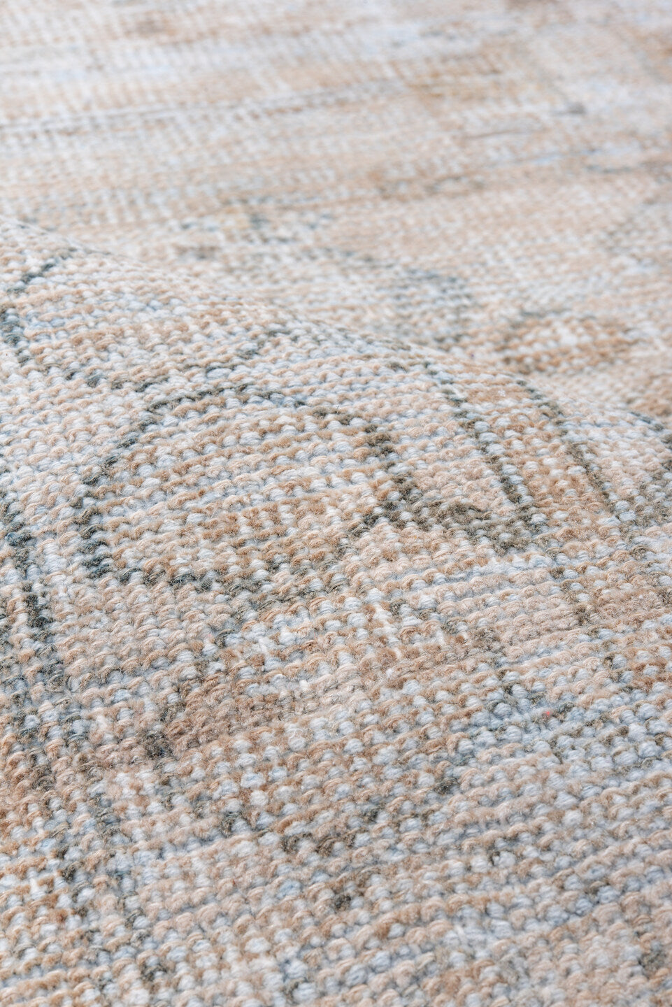 4' x 6' one-of-a-kind handmade vintage Mahal small size rug. Color palette: ivory, pale blue, beige, taupe, cream