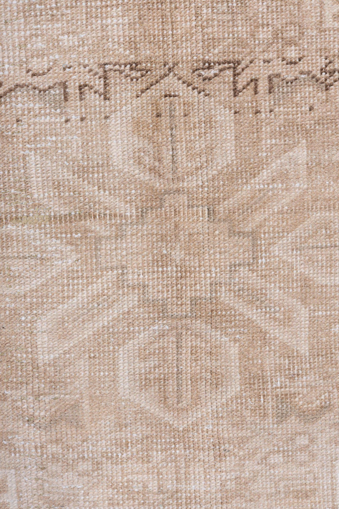 6' x 9' one-of-a-kind handmade antique Heriz medium size rug. Color palette: beige, ivory, taupe, sand, camel, gray