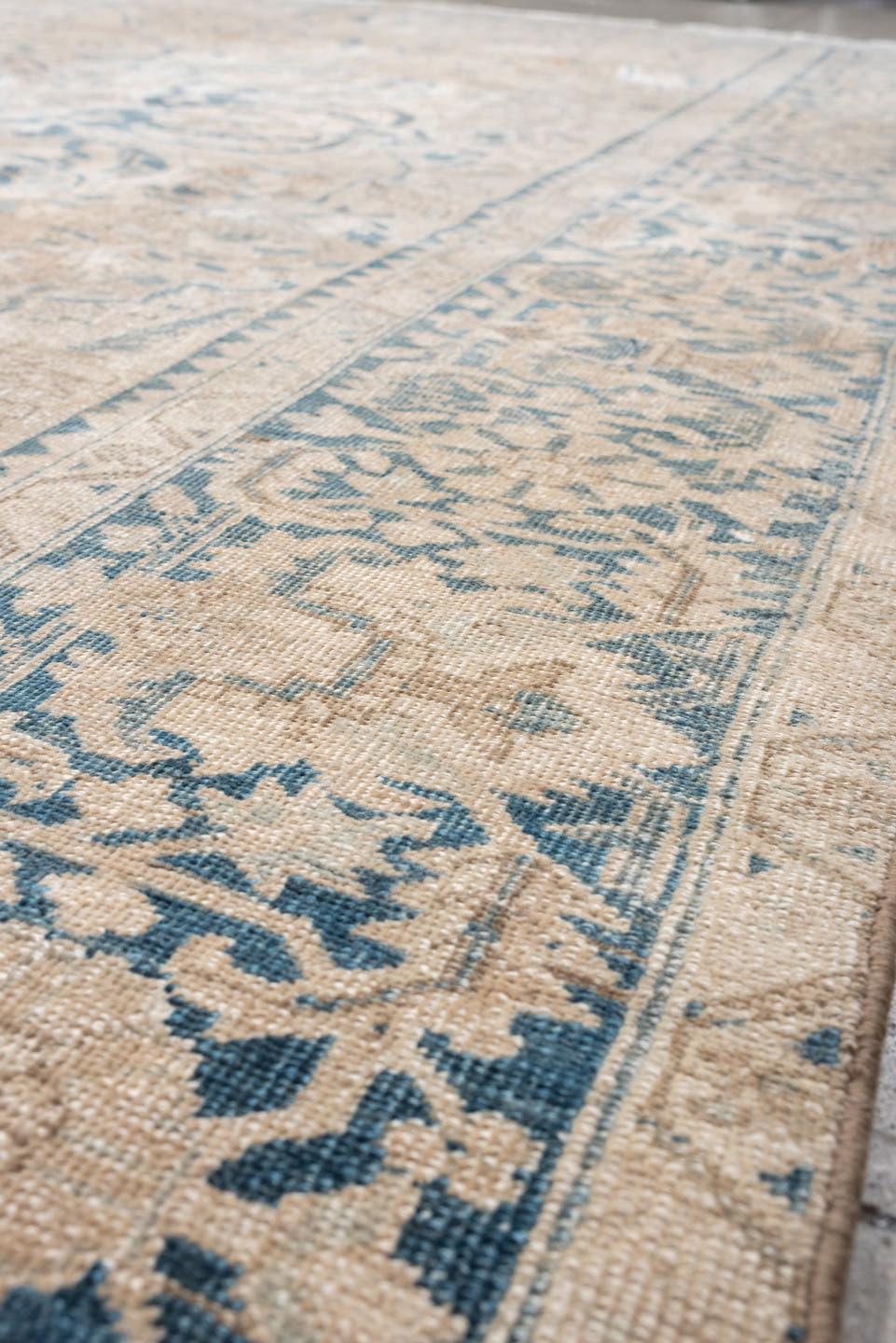 9' x 13' one-of-a-kind handmade vintage Heriz large size rug. Color palette: ivory, soft blue, slate, taupe, beige