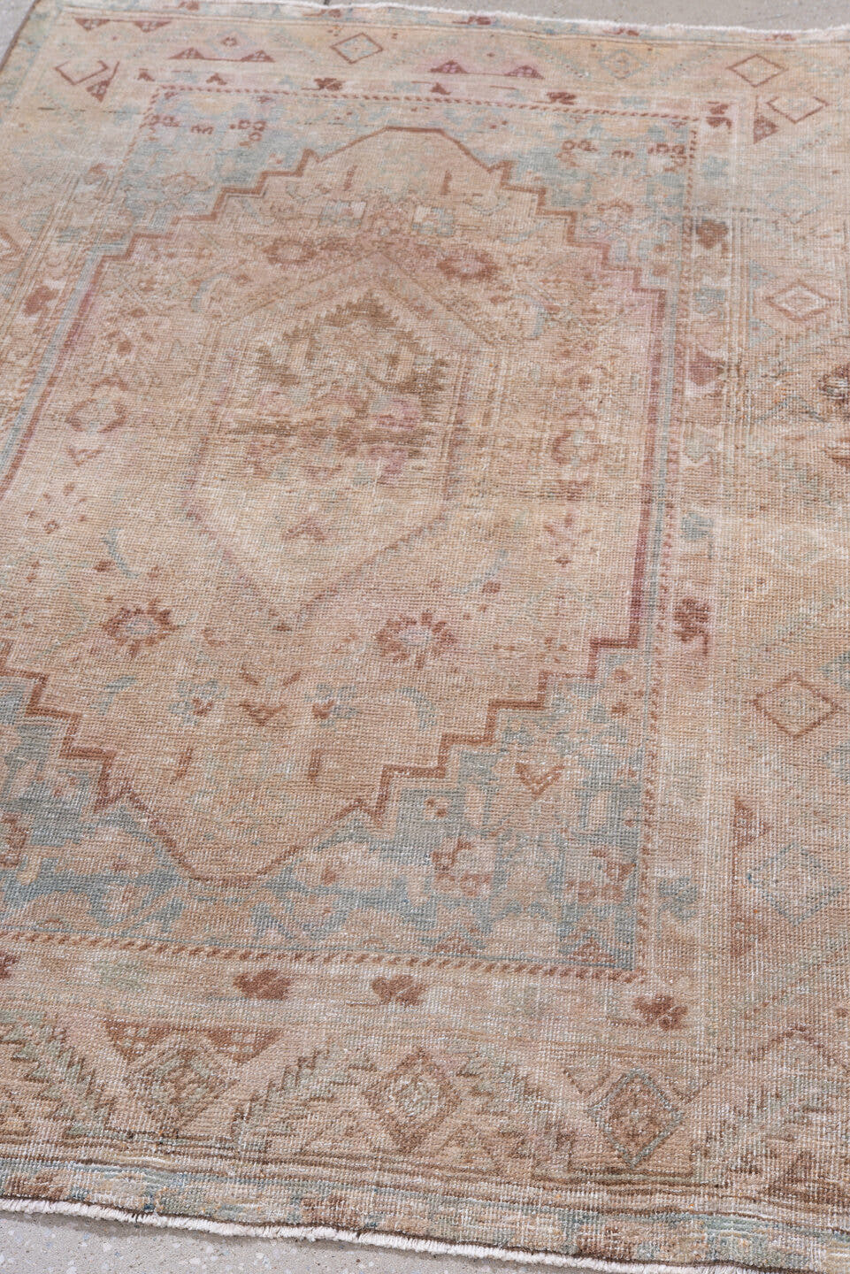 3' x 5' one-of-a-kind handmade antique Sarouk small size rug. Color palette: ivory, blush, dusty rose, pale blue, taupe