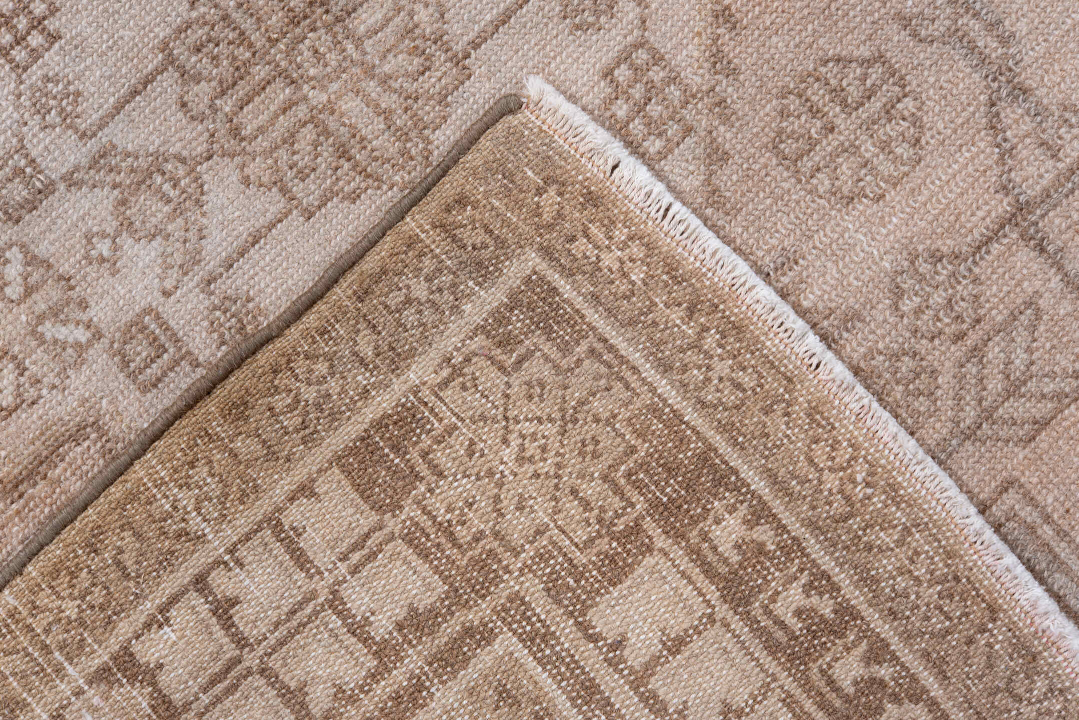 3' x 5' one-of-a-kind handmade vintage Malayer small size rug. Color palette: brown, gainsboro, gray, light gray, off-white