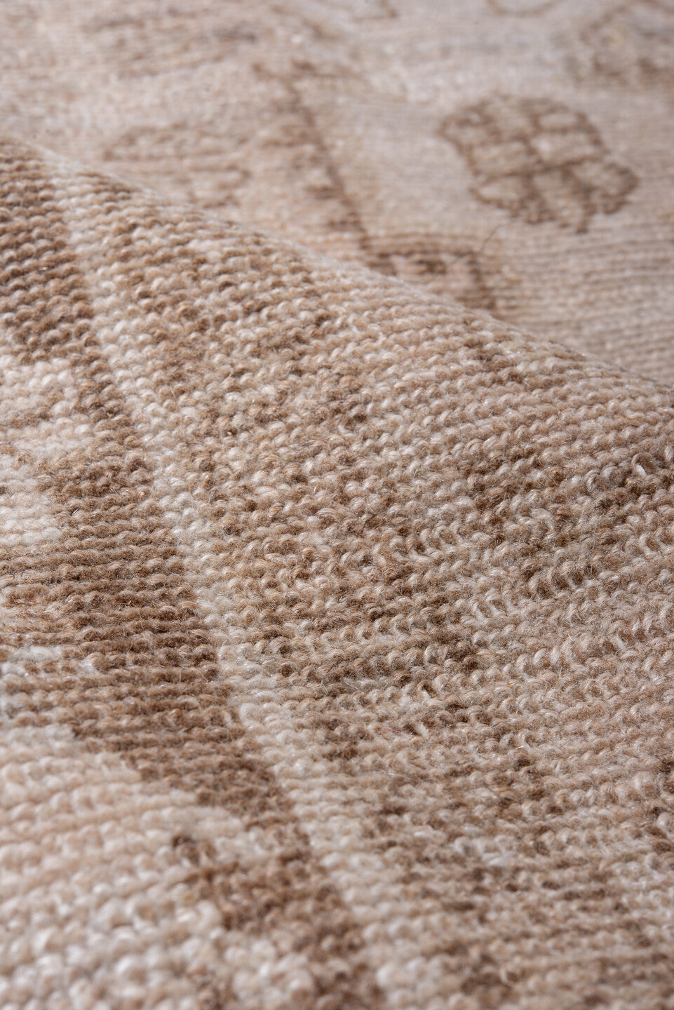 3' x 5' one-of-a-kind handmade vintage Malayer small size rug. Color palette: brown, gainsboro, gray, light gray, off-white