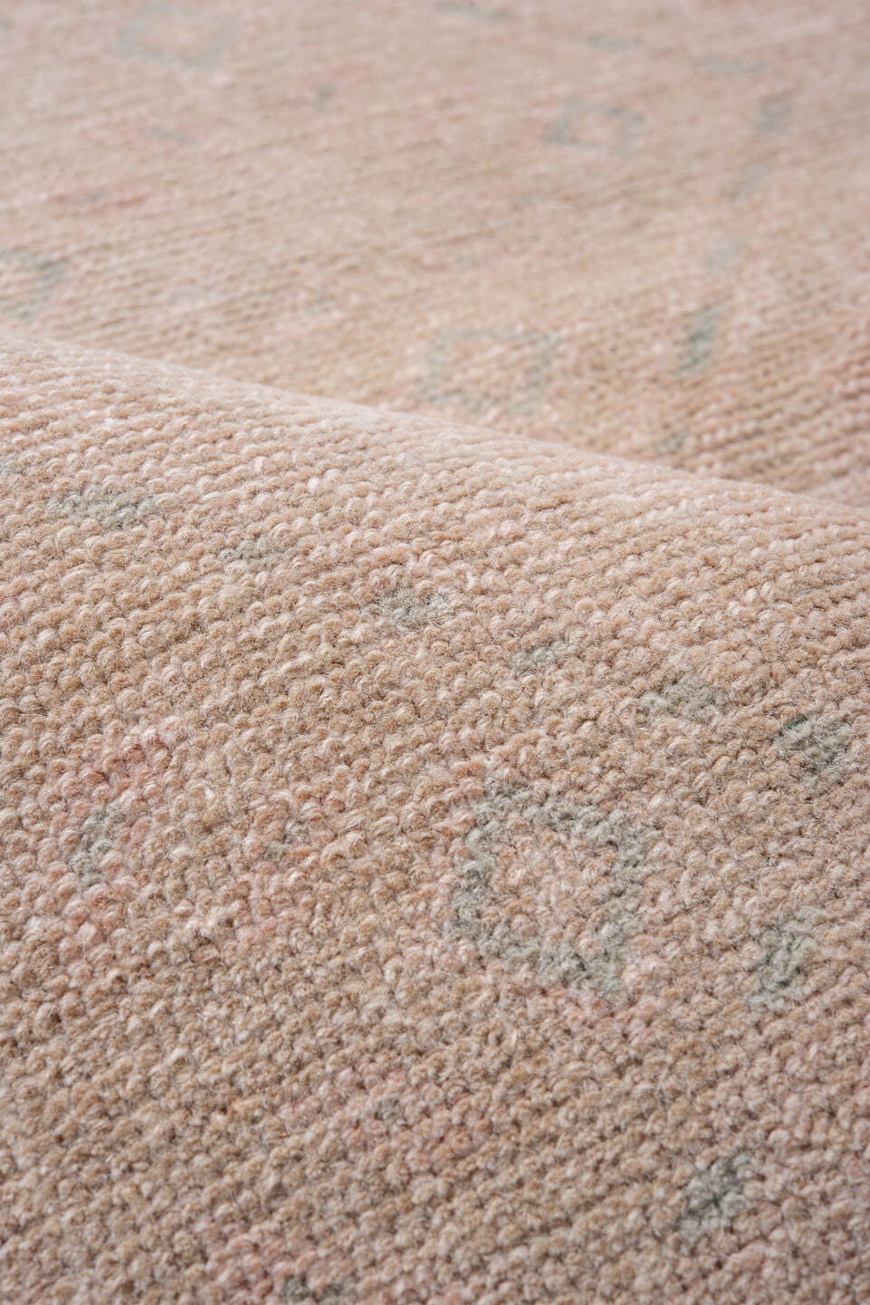 3' x 5' one-of-a-kind handmade vintage Hamadan small size rug. Color palette: blush, ivory, pale aqua, beige, taupe, pink