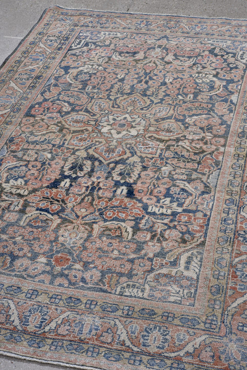 Antique Mahal Area Rug (4' x 6')