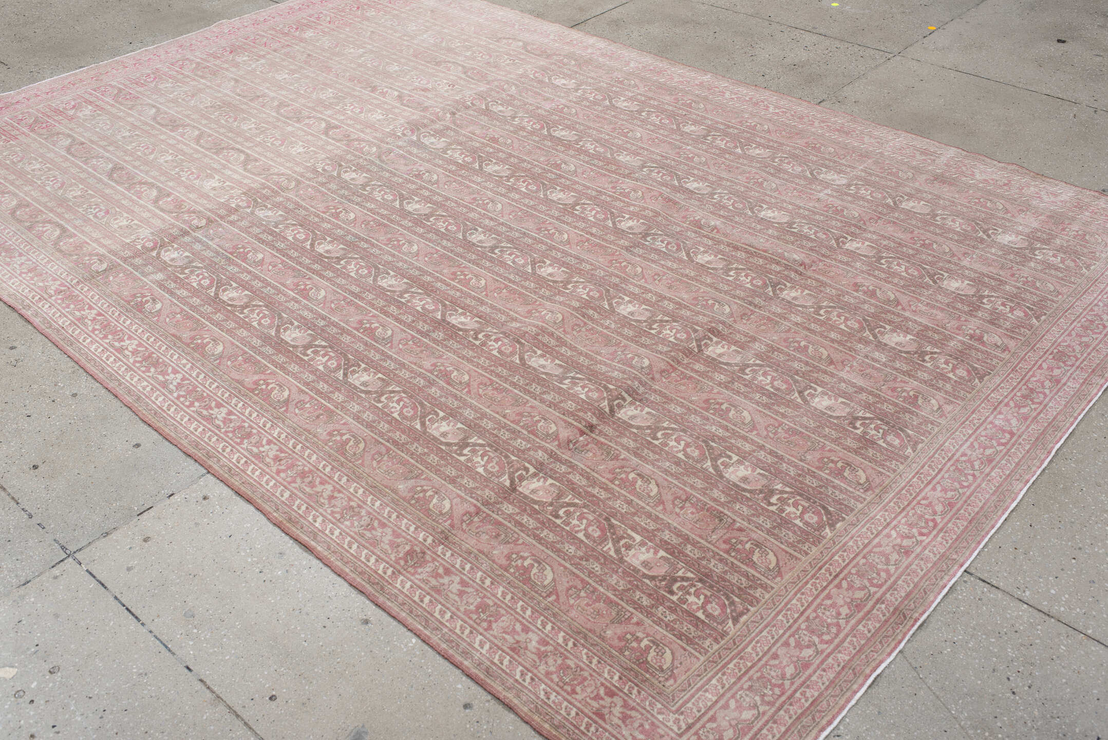 6' x 10' one-of-a-kind handmade vintage Sivas large size rug. Color palette: pink, off-white, gray, light gray, misty rose