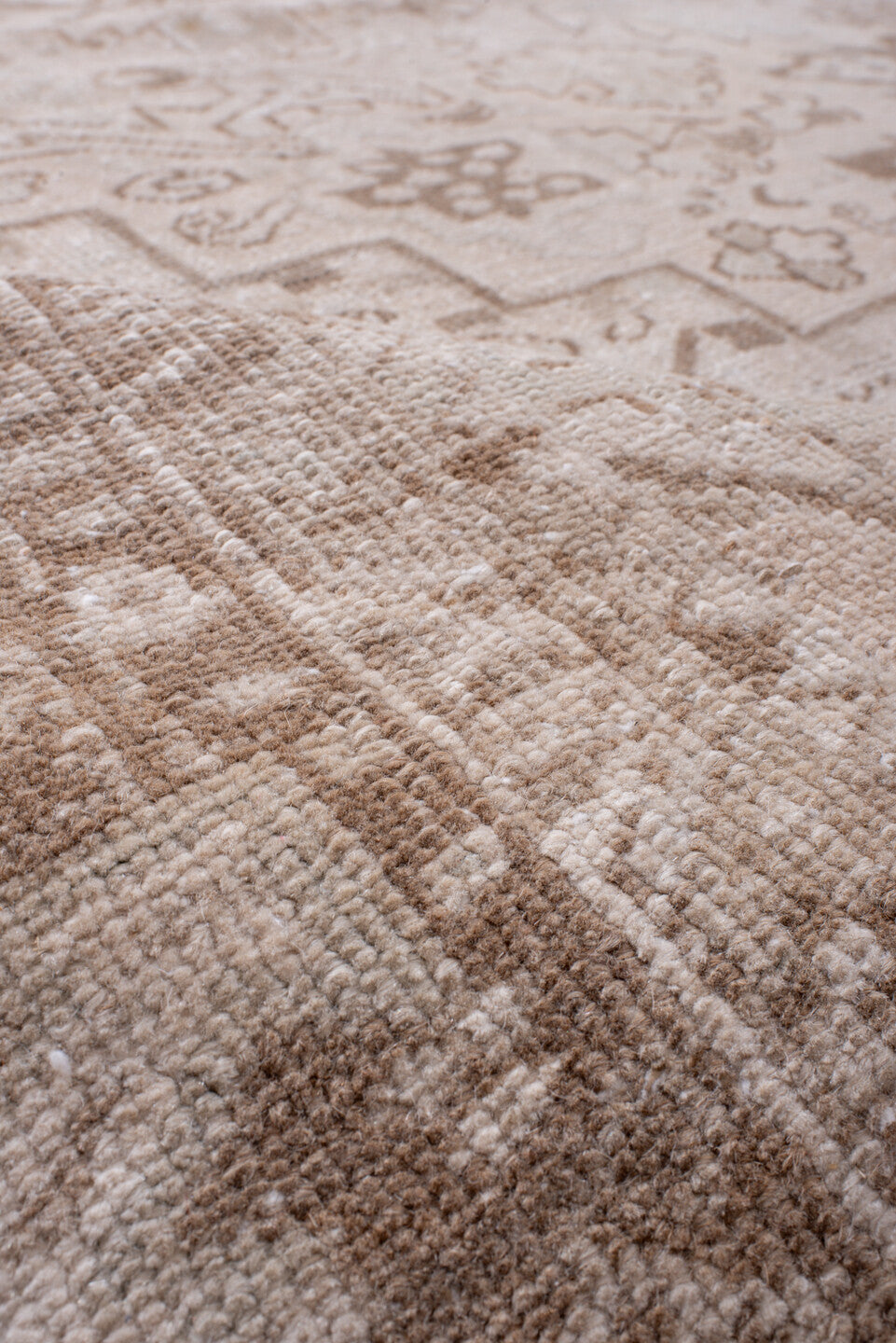 9' x 13' one-of-a-kind handmade vintage Heriz large size rug. Color palette: brown, gray, light gray, linen, off-white, pink