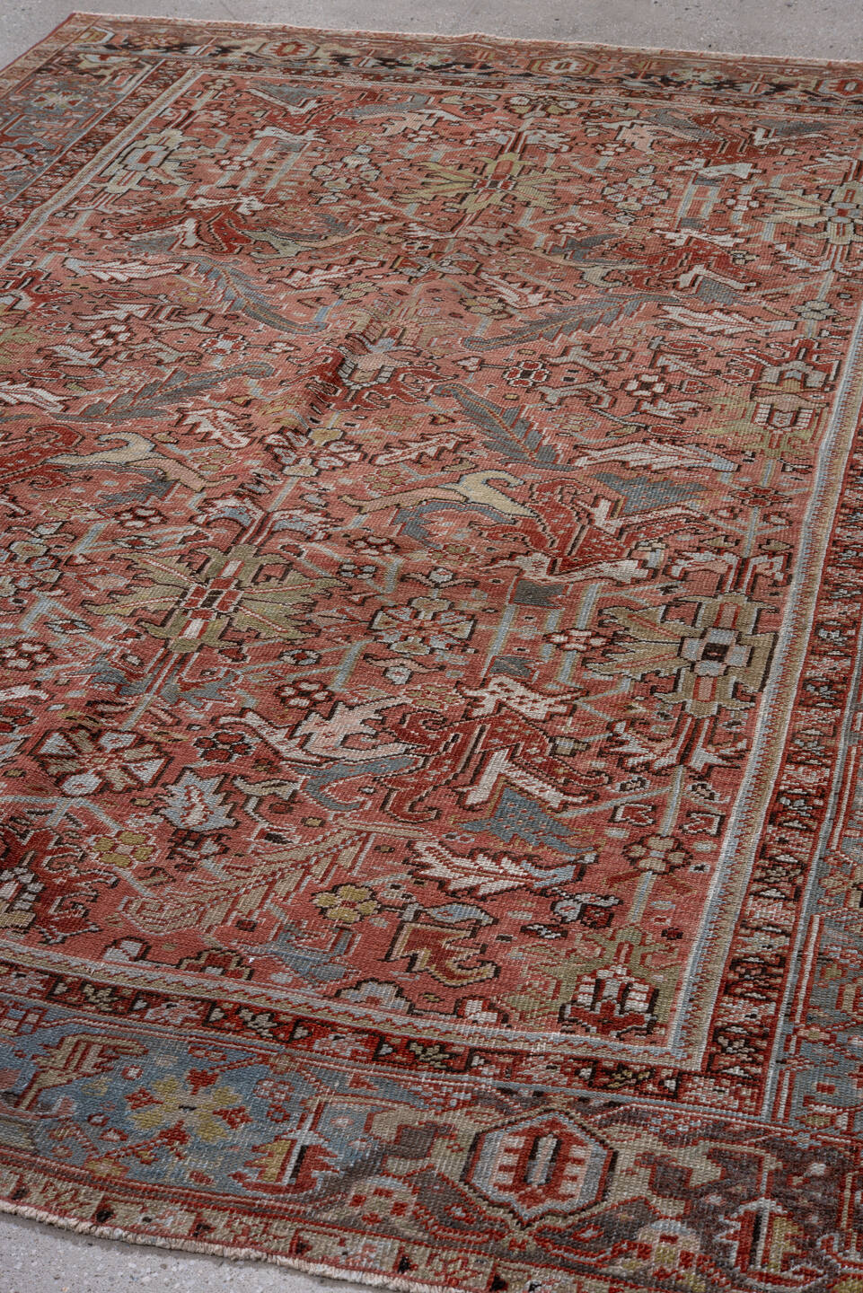 6' x 9' one-of-a-kind handmade vintage Heriz medium size rug. Color palette: brown, dark gray, dim gray, gray, light gray