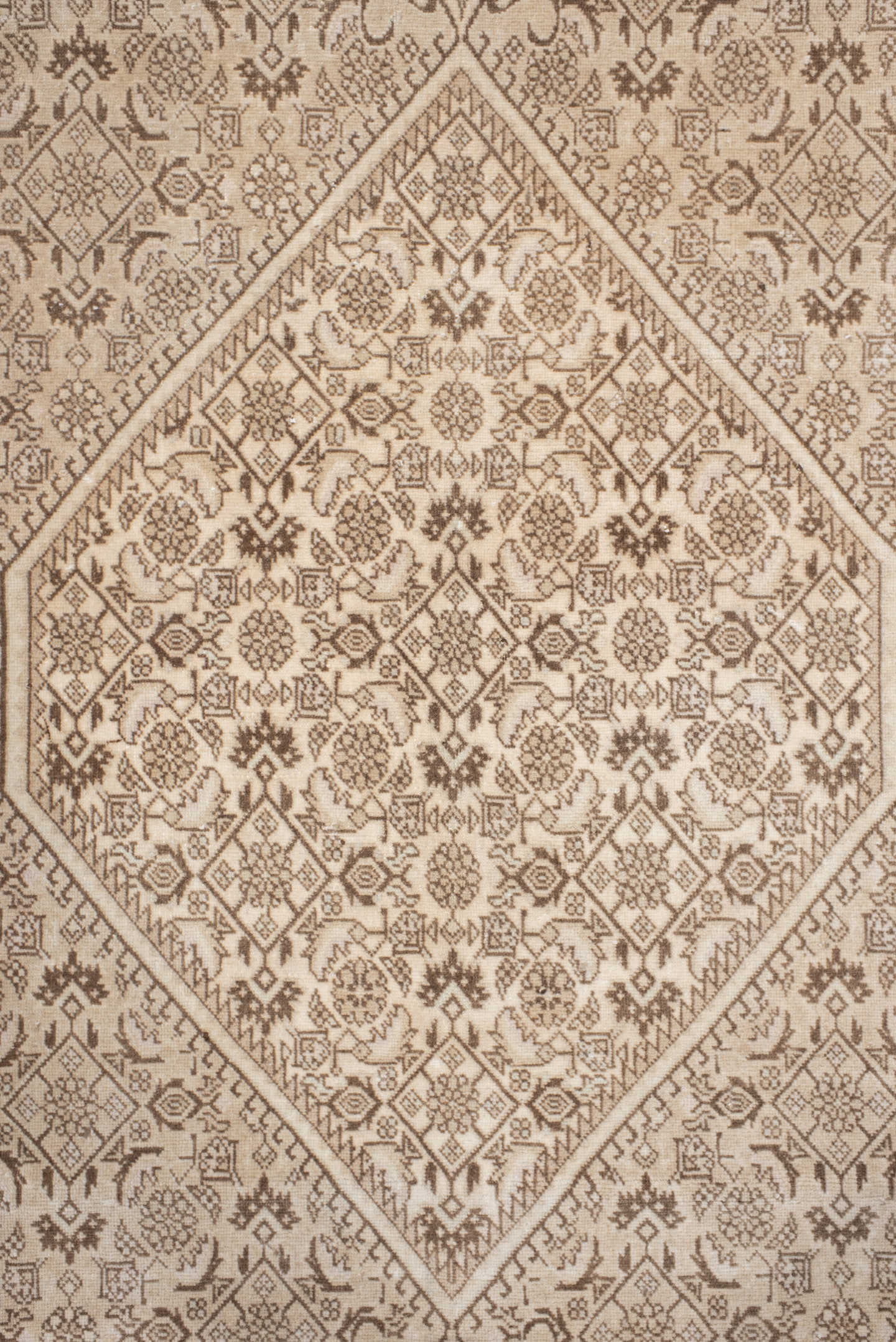 8' x 10' one-of-a-kind handmade antique Bidjar large size rug. Color palette: ivory, taupe, camel, beige, sand, gray
