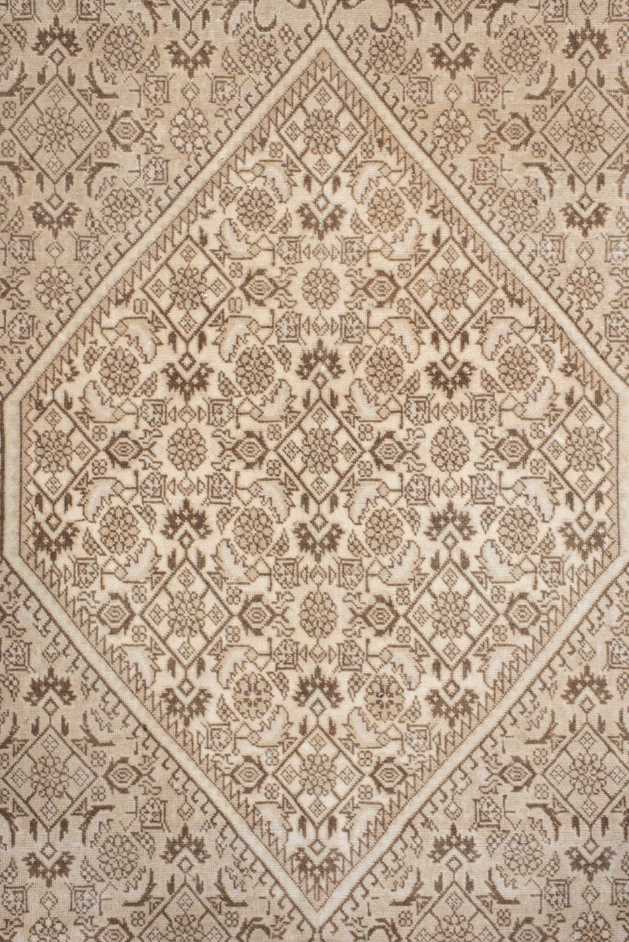 8' x 10' one-of-a-kind handmade antique Bidjar large size rug. Color palette: ivory, taupe, camel, beige, sand, gray