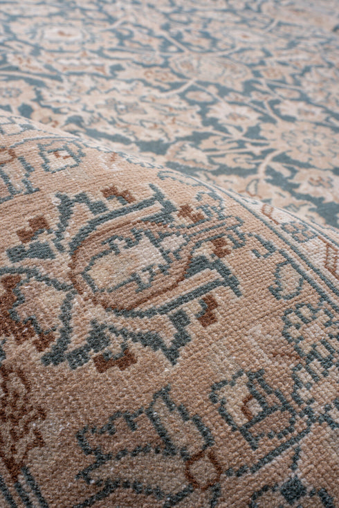 Antique Sivas Area Rug (8' x 11')