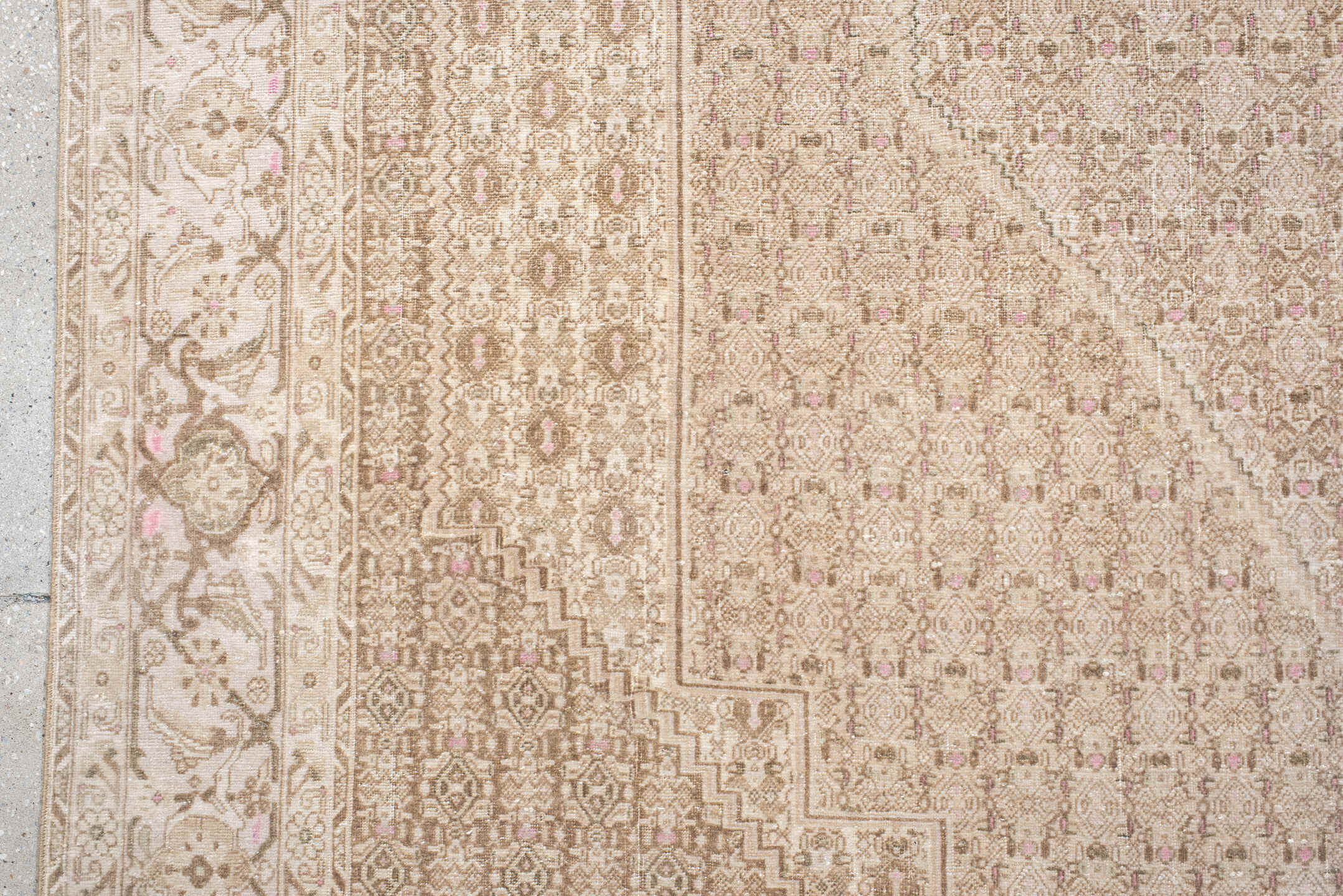6' x 10' one-of-a-kind handmade antique Bidjar large size rug. Color palette: ivory, beige, taupe, blush, camel, gray, pink