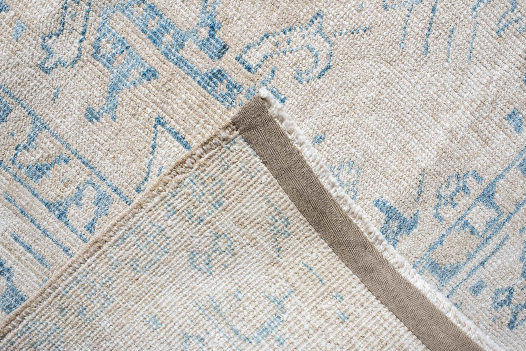 5' x 8' one-of-a-kind handmade vintage Heriz medium size rug. Color palette: blue, dark gray, gainsboro, gray, light blue